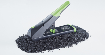 This stapler is made from 82% recycled plastic to support a cleaner, healthier environment.