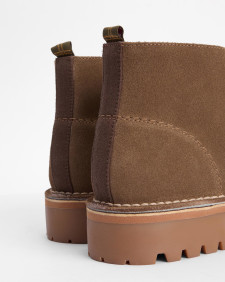 Hobart Chukka Boots Desert Suede