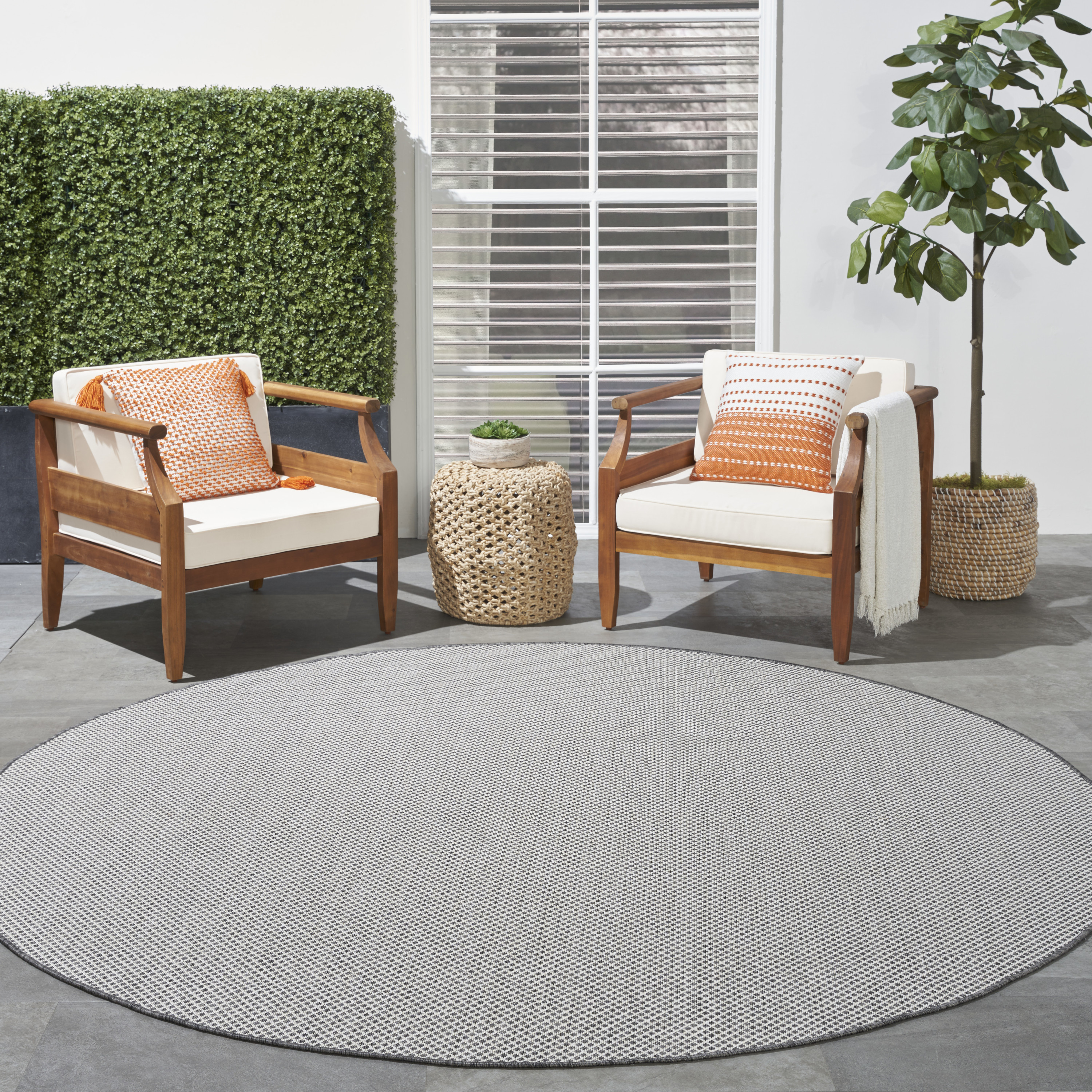 Nourison Courtyard 6' x Round Ivory Charcoal Modern Rug