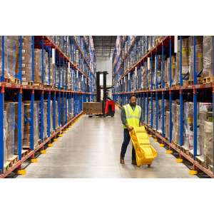 Rubbermaid Commercial, Mobile Safety Barrier, Plastic, 13 ft, Yellow