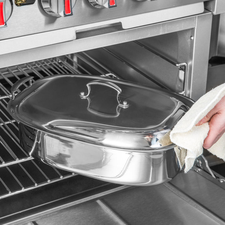7-quart Miramar® display cookware French oven with cover