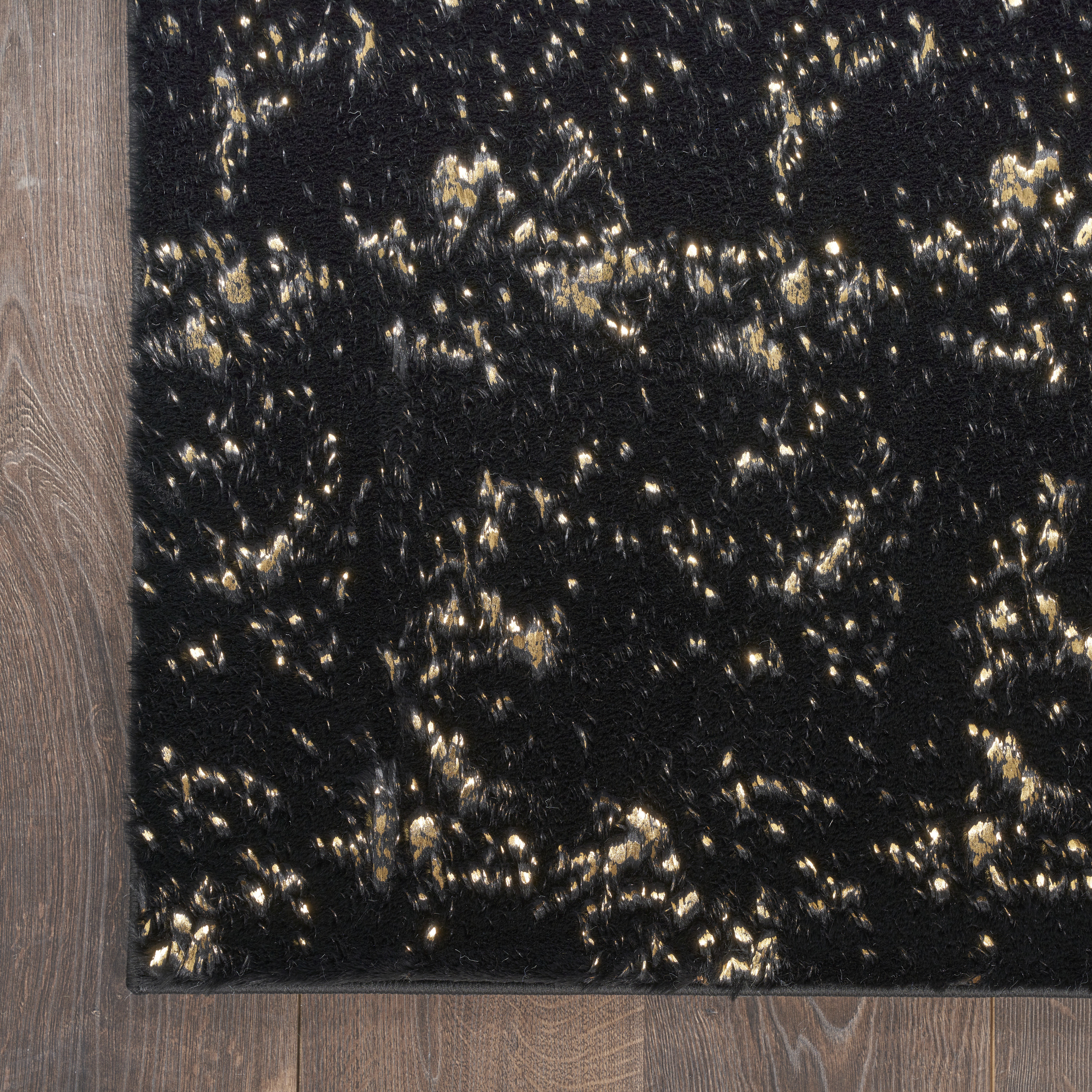 Nourison Cozy Shimmer 5'3" x 7'3" Black Gold Glam Indoor Rug