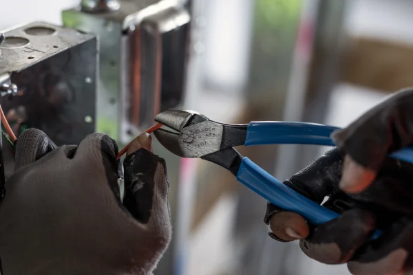 337 7-inch XLT Diagonal Cutting Pliers