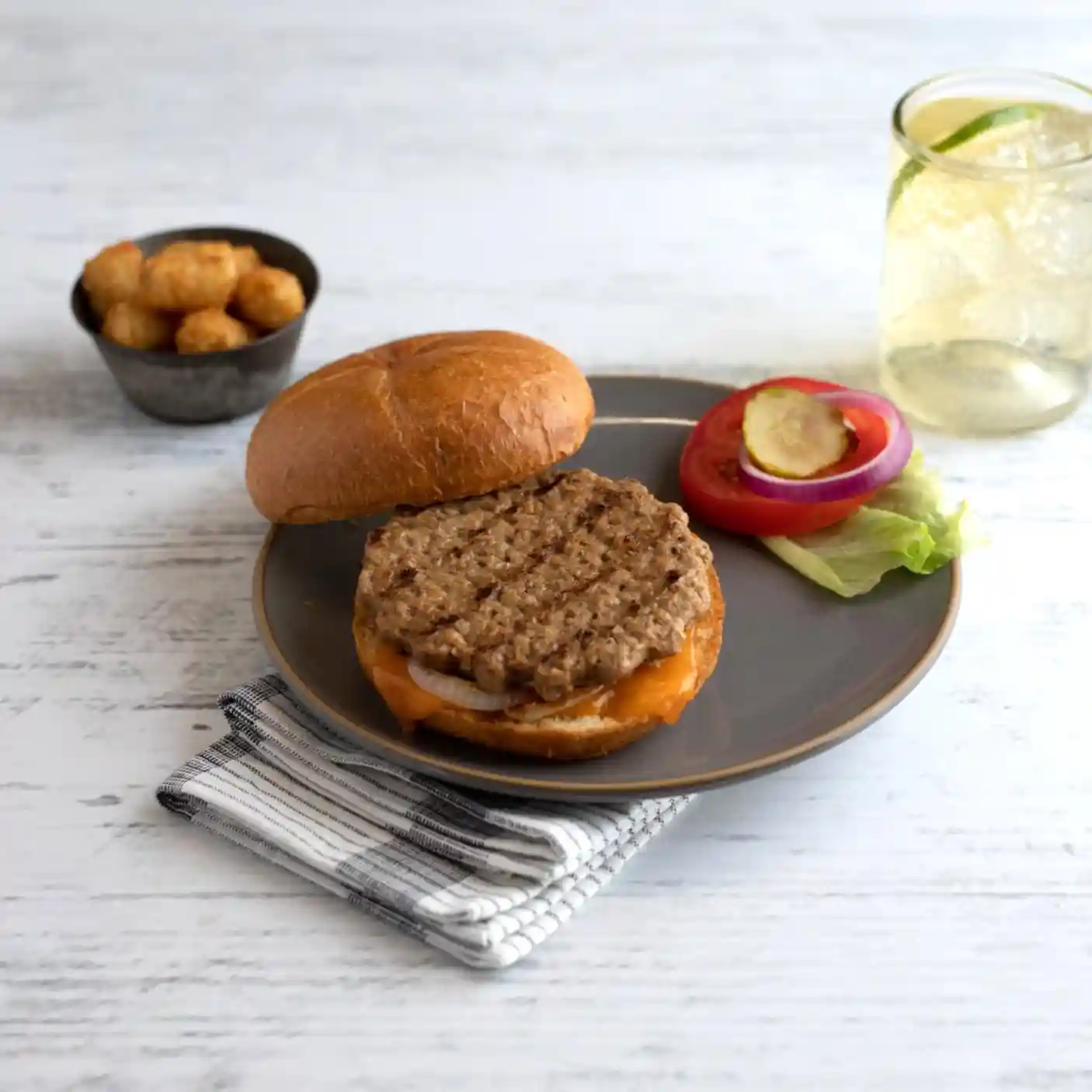 Tenderbroil® Fully Cooked Flame Grilled Beef Pattie, 4 oz, 64 Pieces per case, 16 Lbs       https://images.salsify.com/image/upload/s--3KF0WW8V--/q_25/ruvrw9j8assyqiurnz9k.webp