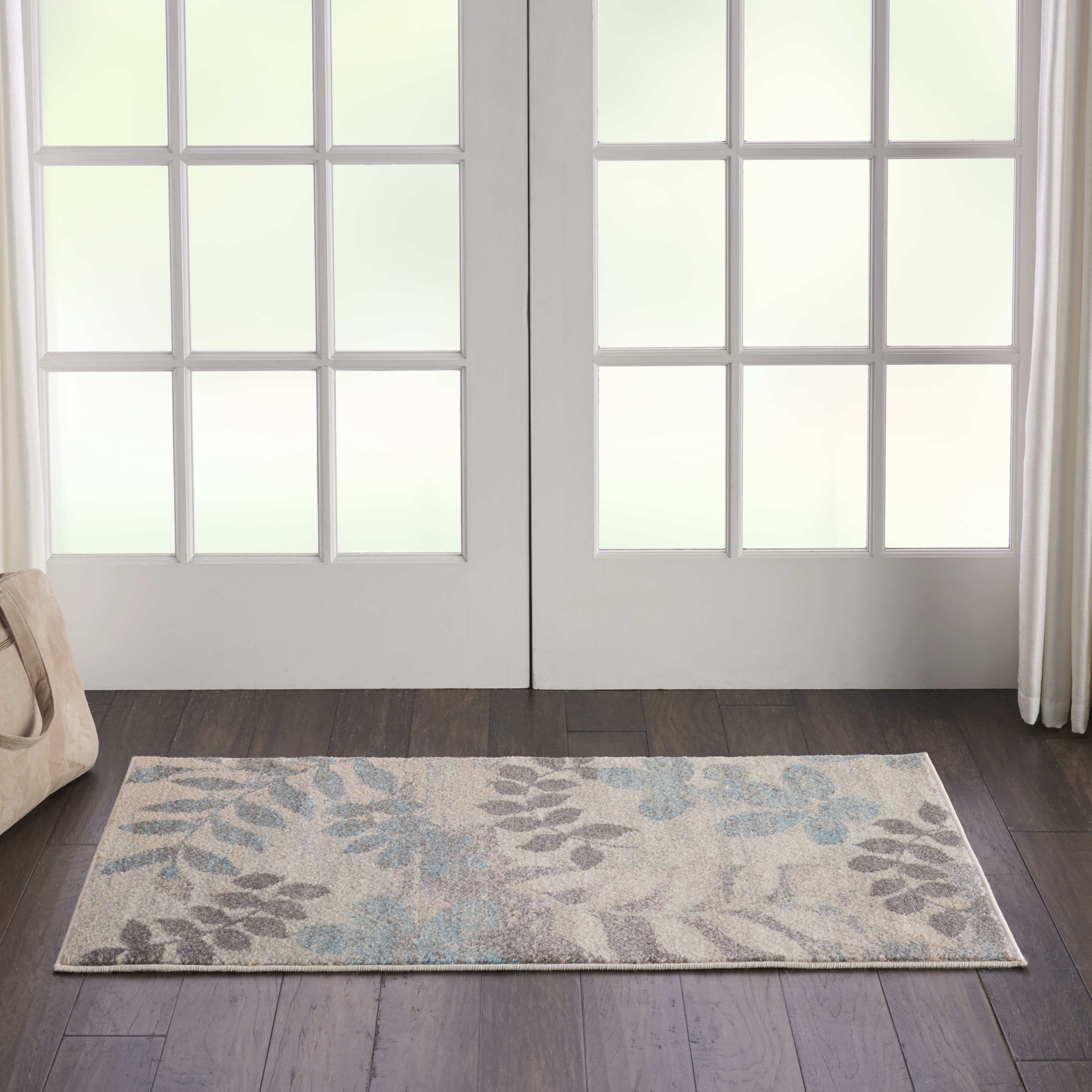 Nourison Tranquil 2' x 4' Ivory/Light Blue Farmhouse Indoor Rug