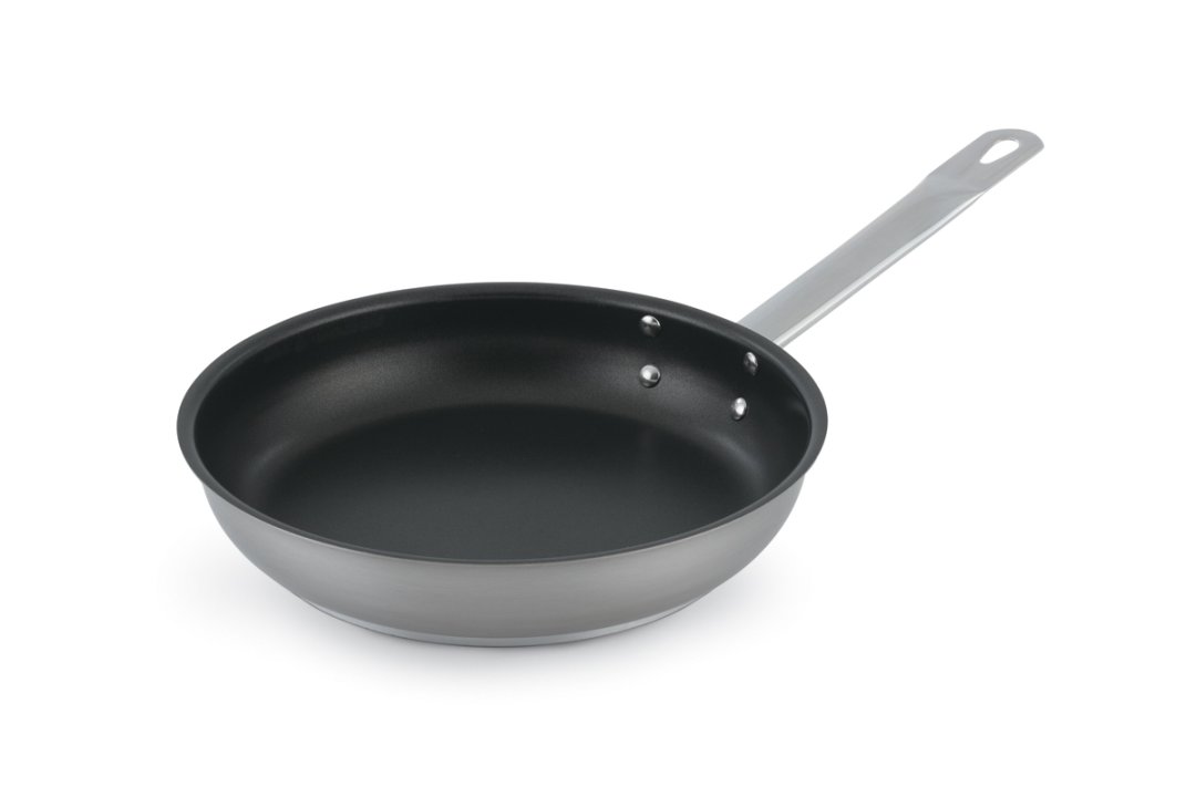 9 ½-inch Centurion® frying pan with nonstick coating
