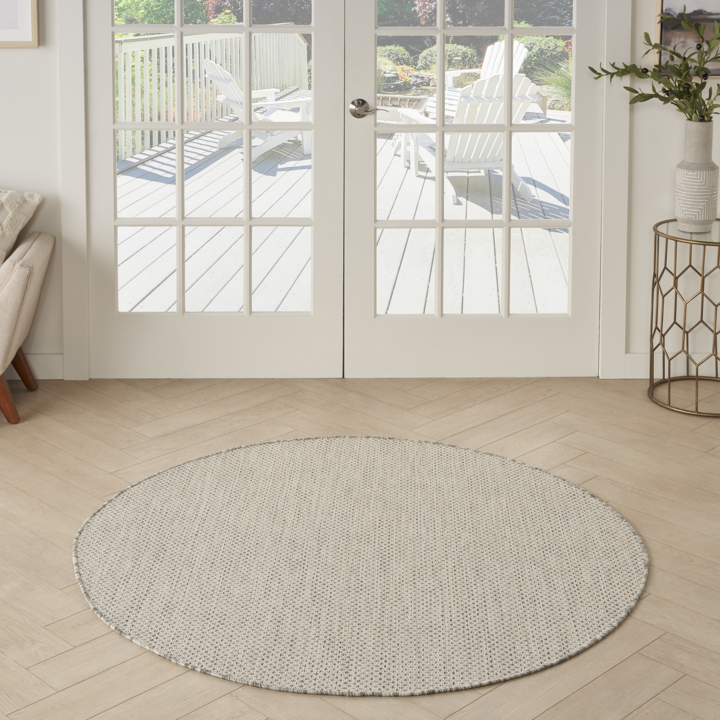 Nourison Courtyard 4' x Round Ivory Silver Modern Rug