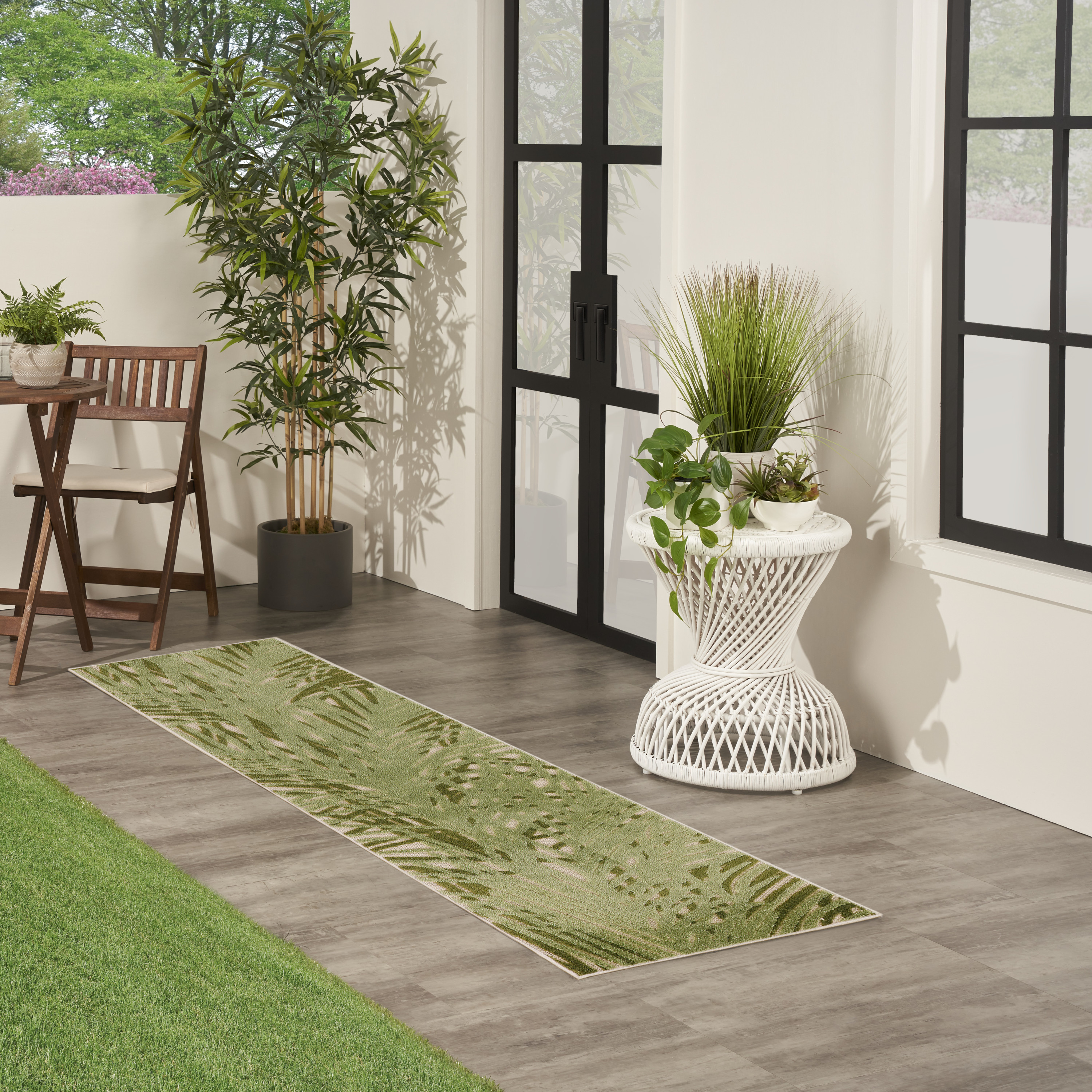 Nourison Aloha 2'3" x 8' Ivory Green Outdoor Rug