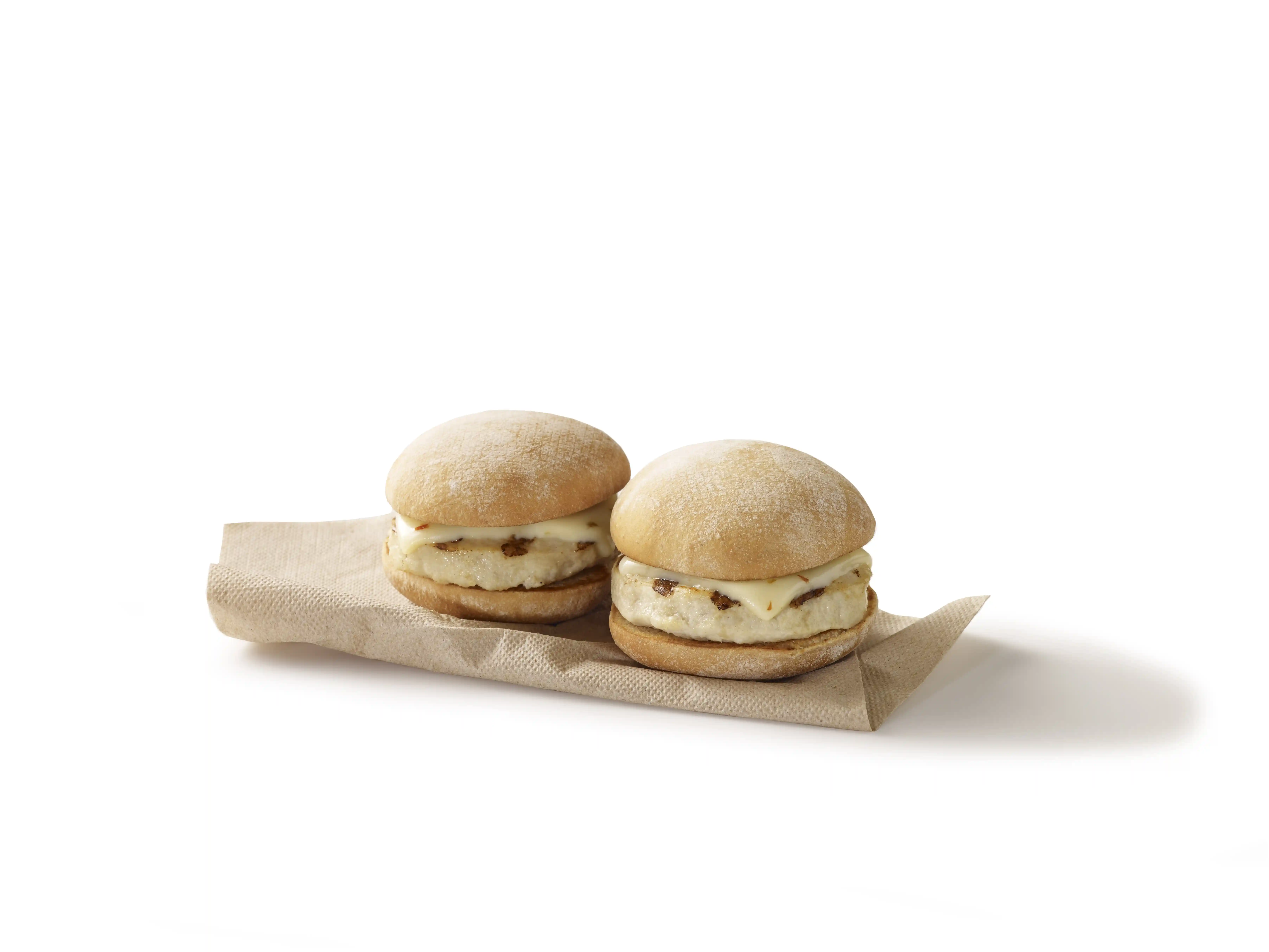 Tyson® Individually Wrapped Grilled Chicken with Hot Pepper Cheese Mini Twin Sandwiches, 80/4.78 oz.https://images.salsify.com/image/upload/s--jw55KDKa--/q_25/voqmcsaaormuzyypn72h.webp