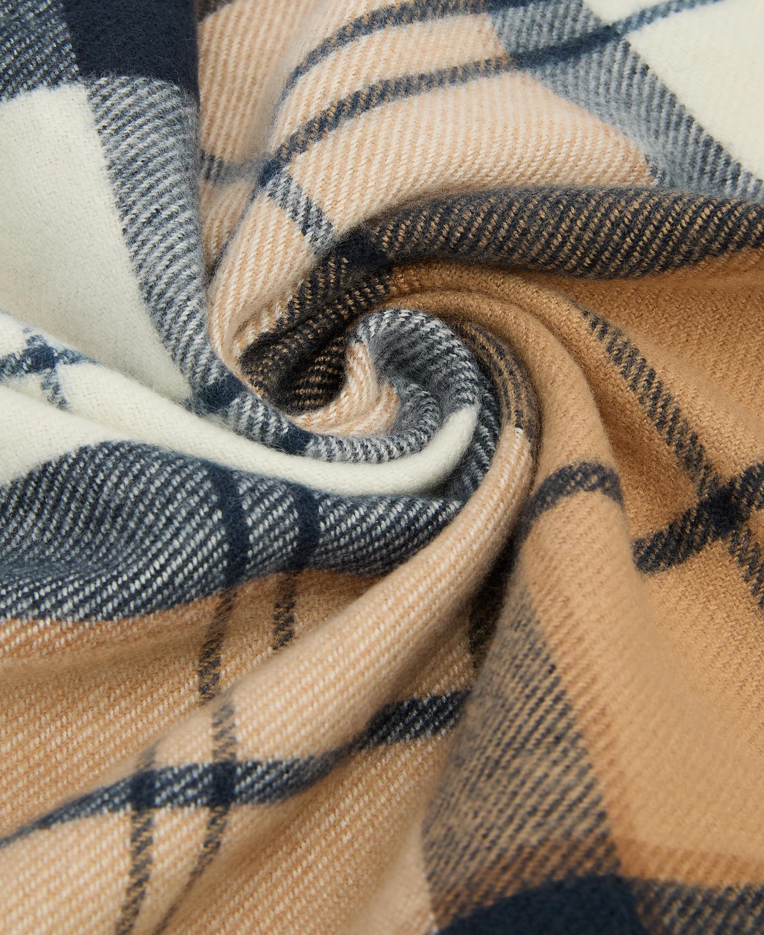Hailes Tartan Scarf image number 4