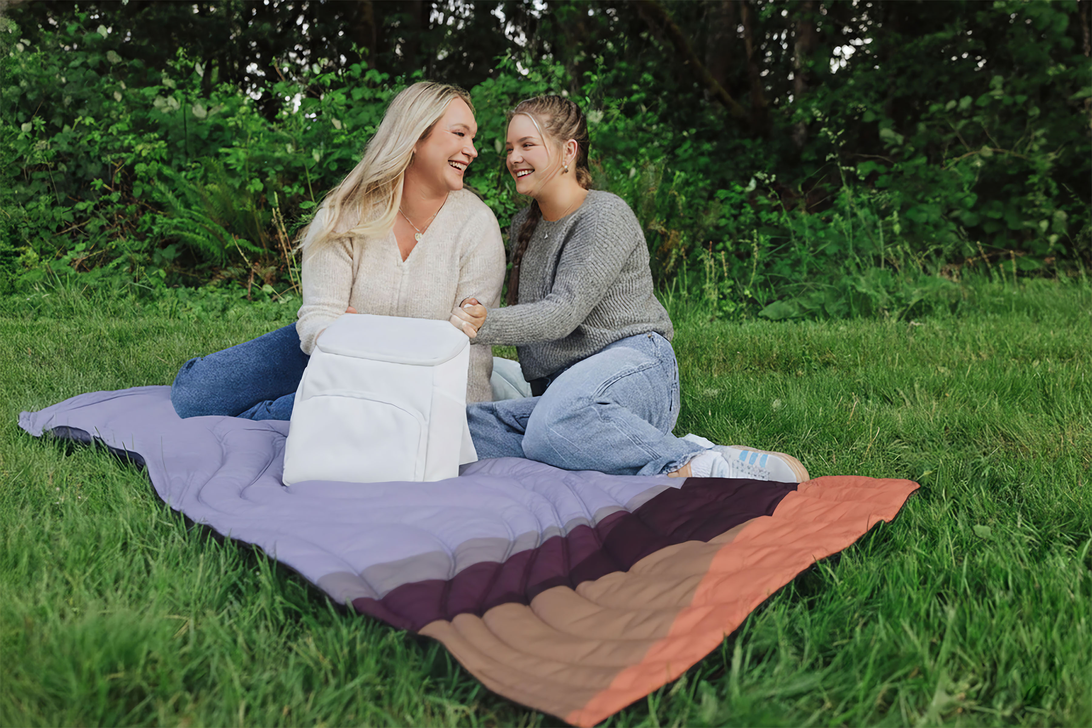 Aura Outdoor Puffer Blanket