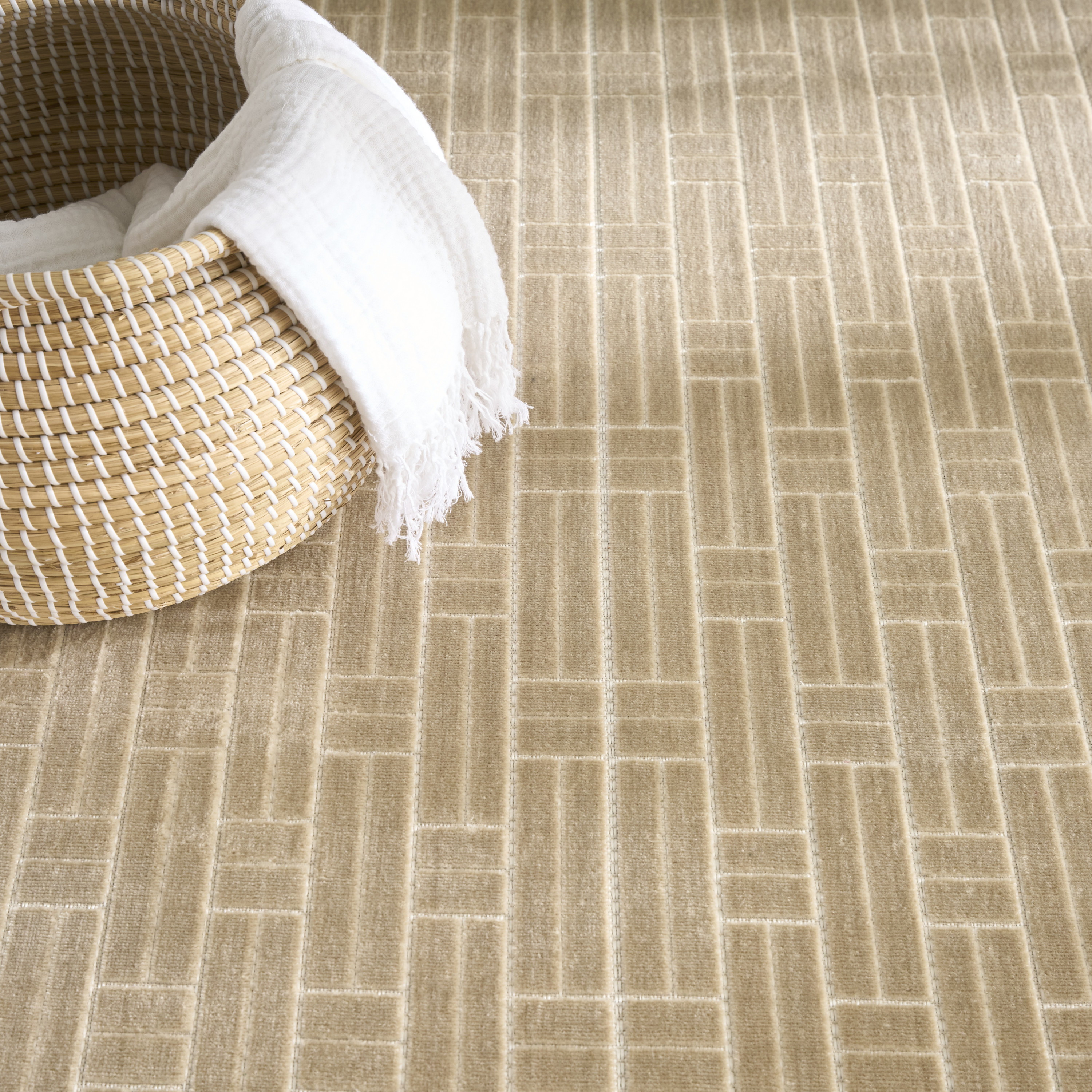 Nourison Washable Charm 6' x 9' Beige Ivory Modern Indoor Rug