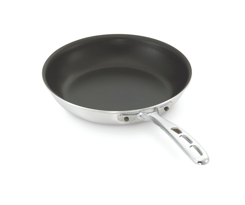 10-inch Wear-Ever® aluminum fry pan with SteelCoat x3™ nonstick coating and plated TriVent handle