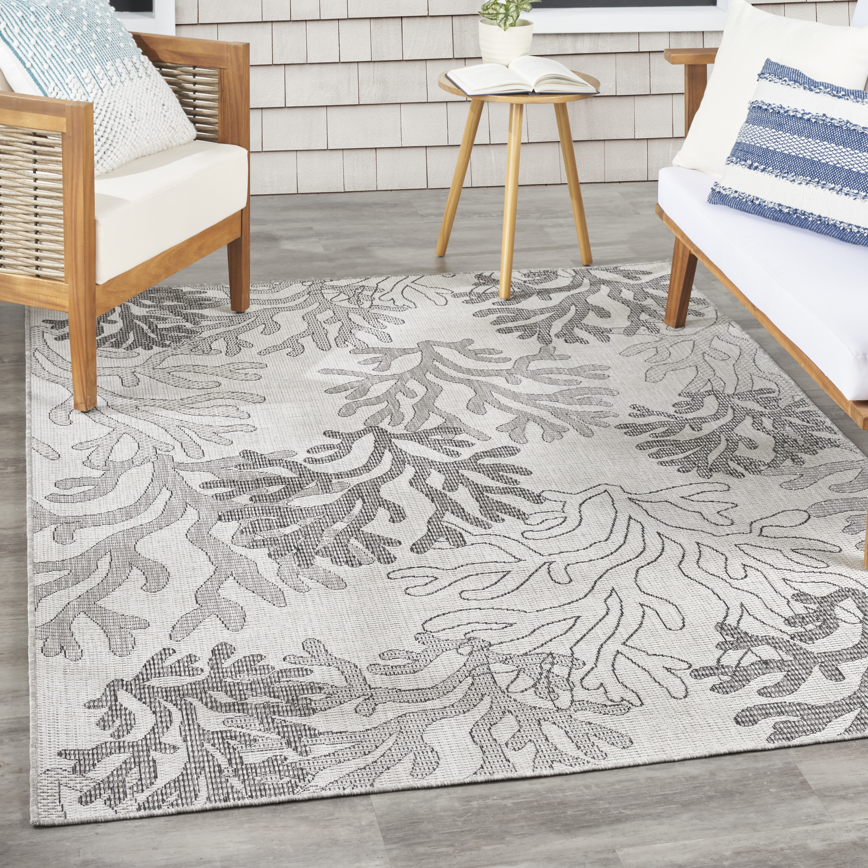 Nourison Garden Oasis 5' x 7' Grey Coastal, Nautical & Beach Rug
