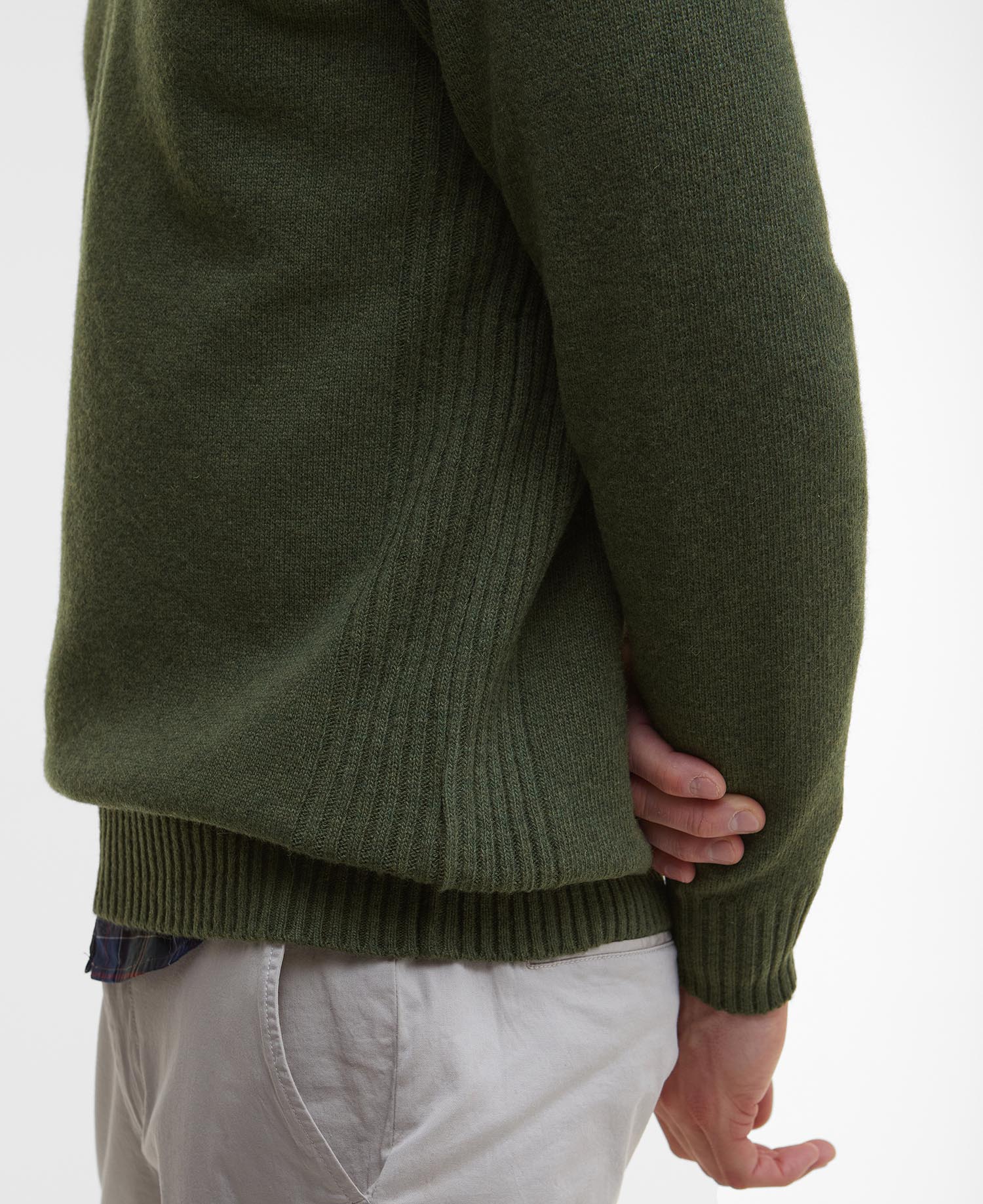 Maglione con mezza zip in lana d'agnello Essential image number 4