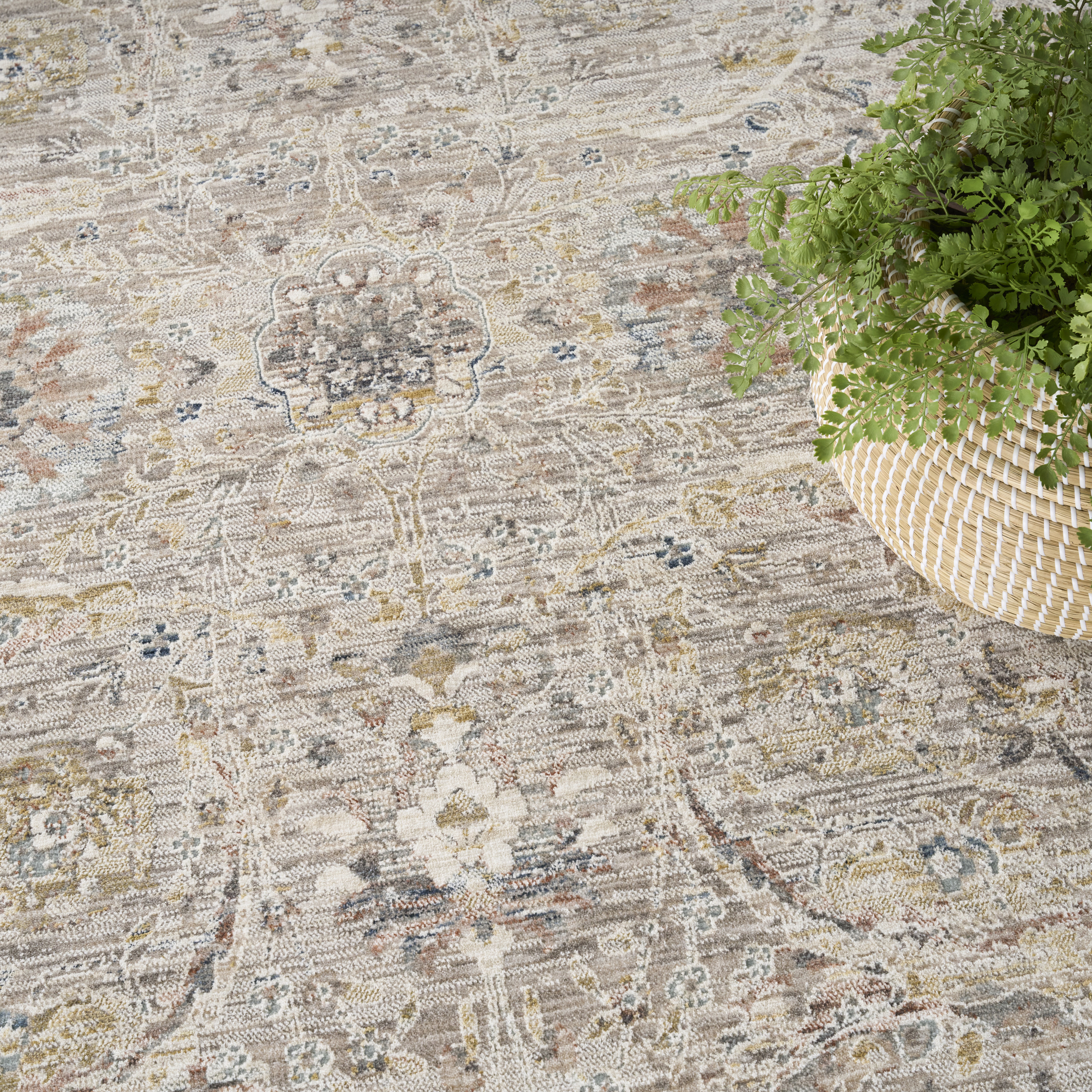 Nourison Antique Fusion 5'3" x 7'10" Light Grey Vintage Indoor Rug