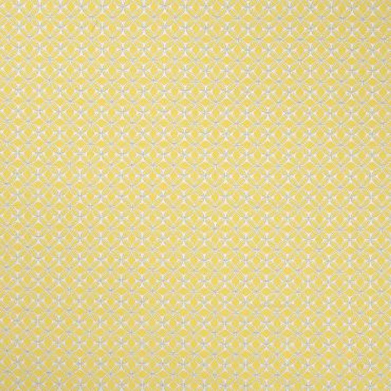 Pale yellow wallpaper with a dense white quatrefoilâ€‘flower lattice (object), covering a flat wall continuously (action), close-up interior view, evenly lit, no other features visible (context).