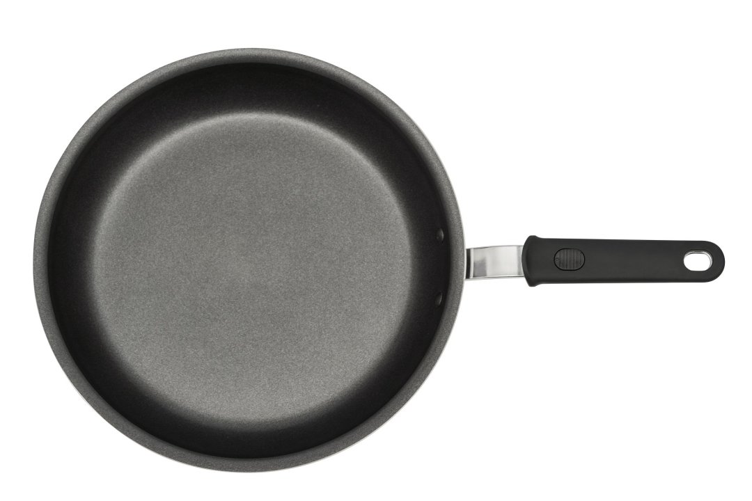 12-inch Wear-Ever® aluminum fry pan with SteelCoat x3™ nonstick coating and silicone handle