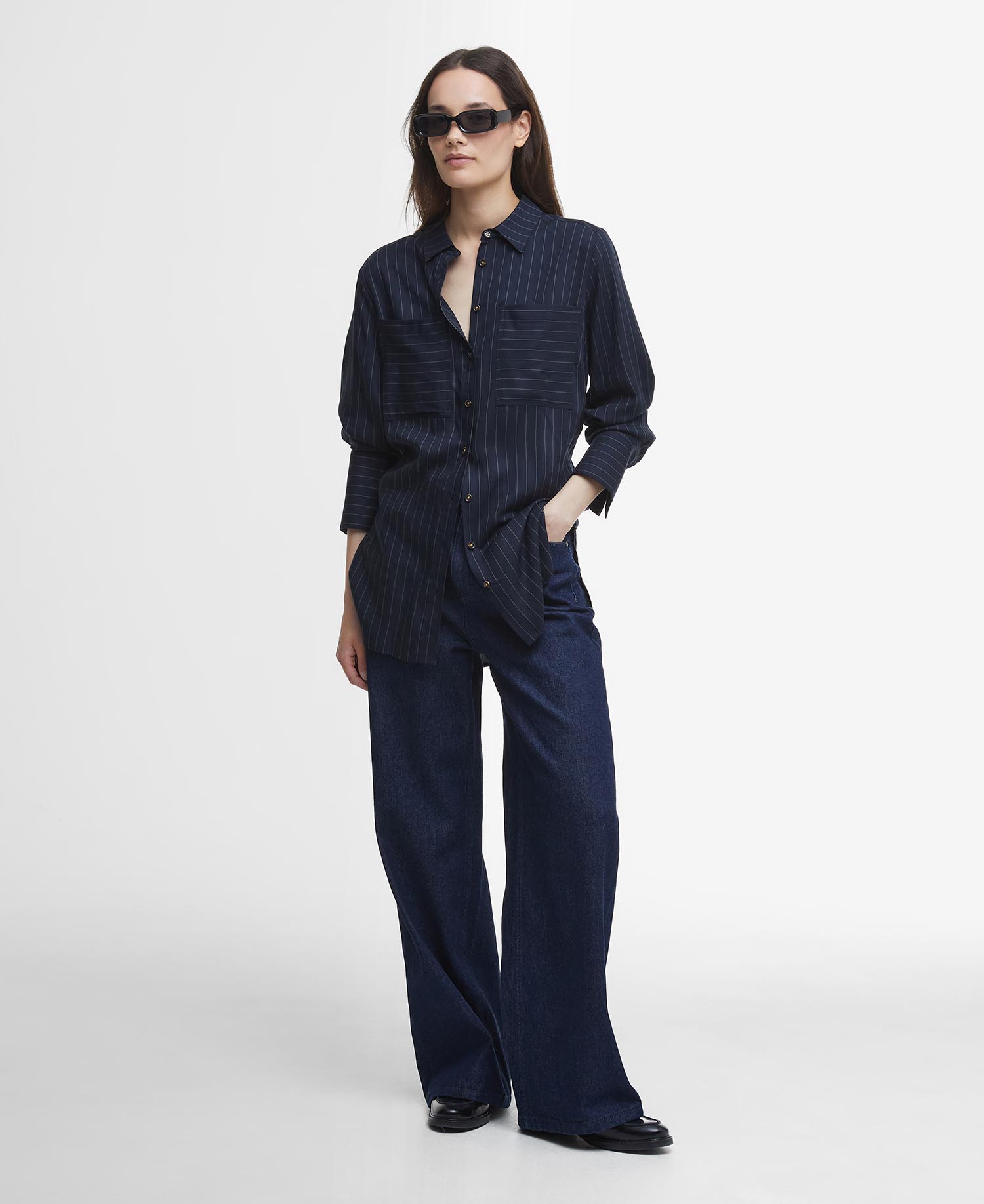 Bluse Carrie Relaxed Pinstripe image number 1