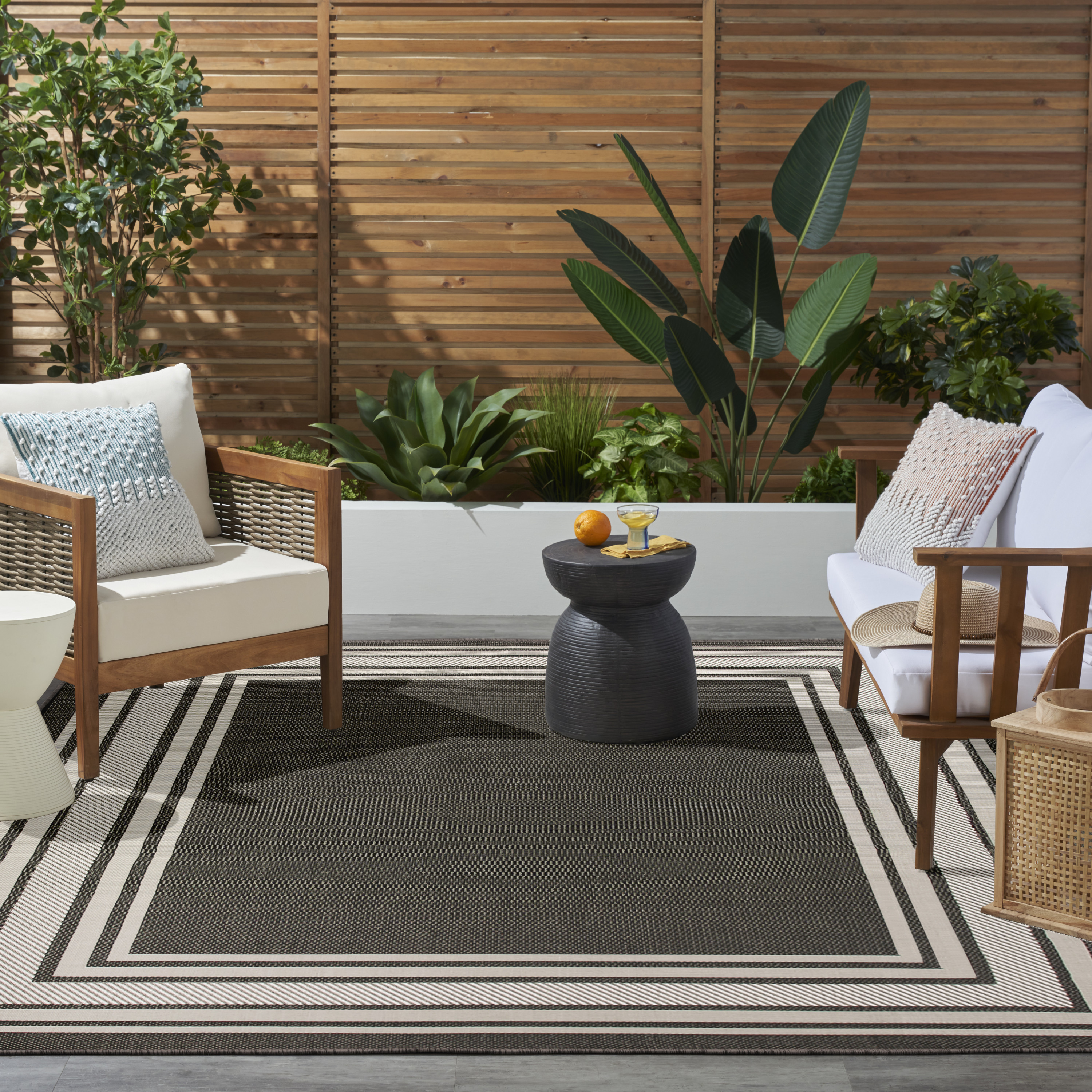 Nourison Horizon Indoor/Outdoor 8' x 10' Black Modern Rug