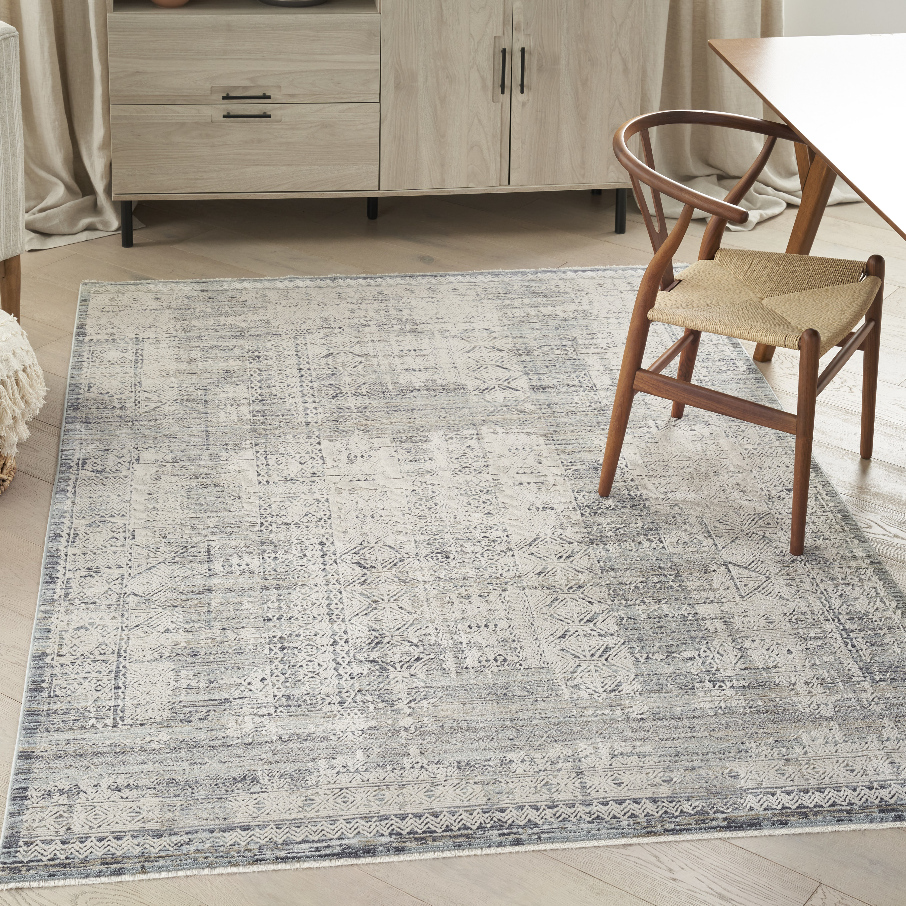 Nourison Lynx 5'3" x 7'10" Ivory Blue Vintage Indoor Rug