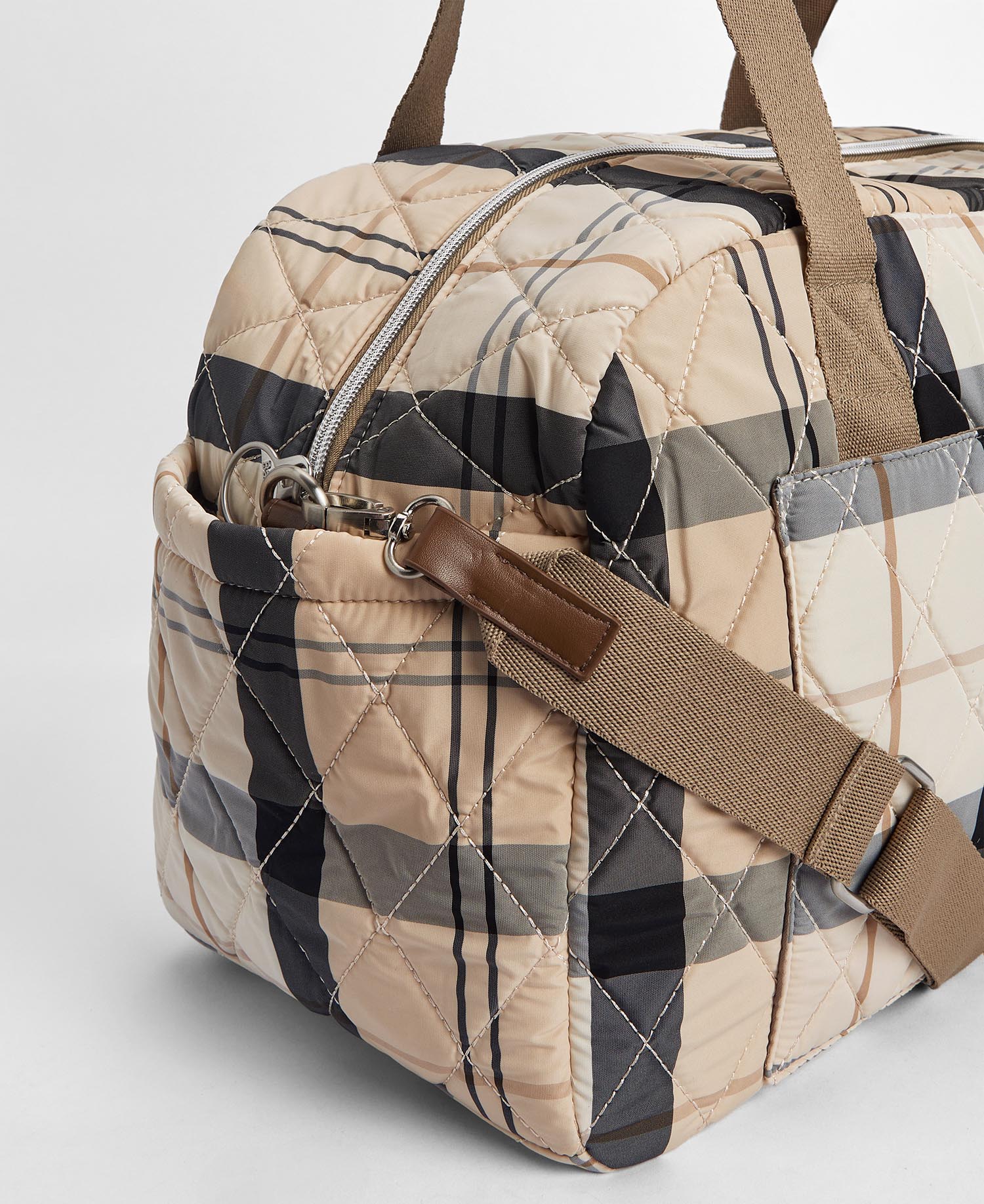 Wetherham Quilted Holdall Bag image number 4