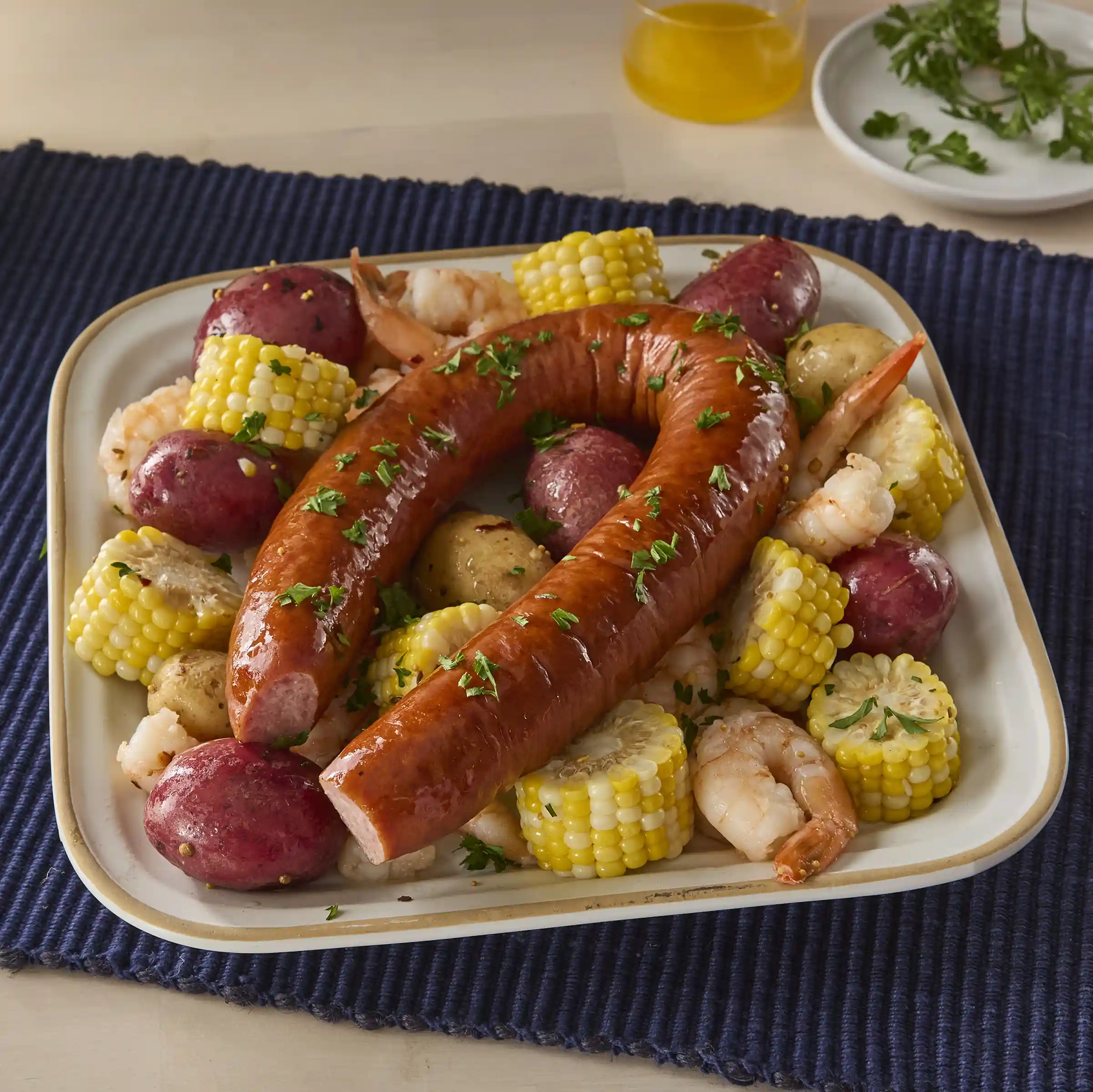 Hillshire Farm® Smoked Sausage https://images.salsify.com/image/upload/s--jNXhYXyf--/q_25/d6cda533dd2bd87289d0781c68cb1a7e59da76a6.webp