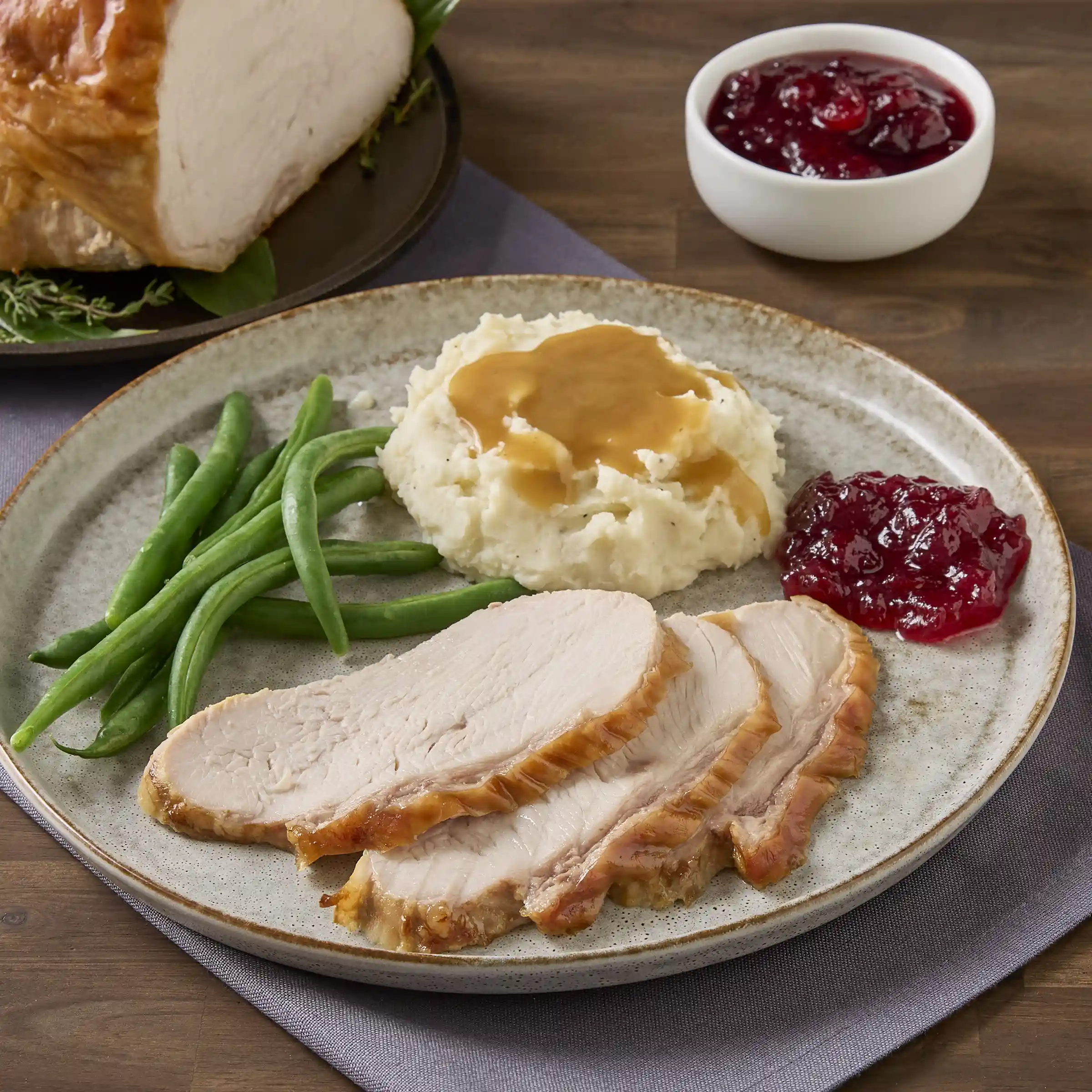 Sara Lee® Raw Chef’s Single Lobe Skin-on Turkey Breast https://images.salsify.com/image/upload/s--I99mf-bq--/q_25/1329deca880d7d518b4e4d006ec850e3f26c1fcc.webp
