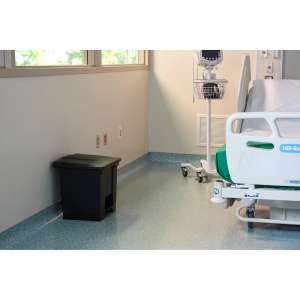 Rubbermaid Commercial, Legacy, 8 gal, Plastic, Black, Square, Receptacle