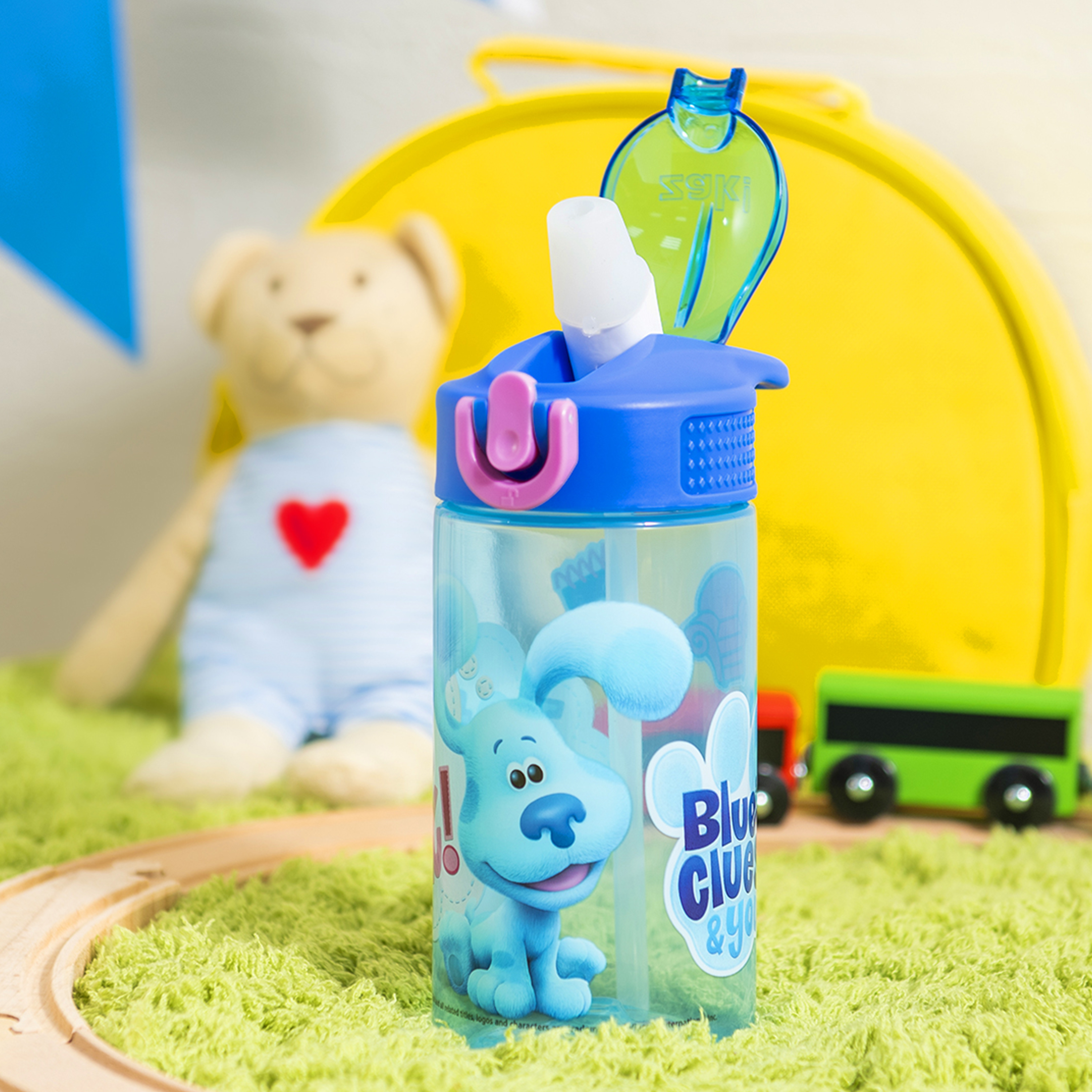 Blues Clues and You 16 ounce Reusable Plastic Water Bottle with Straw, Blue and Friends, 2-piece set slideshow image 2