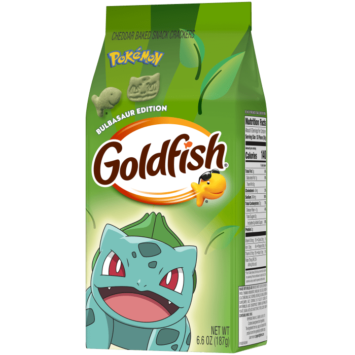 Goldfish® Pokémon Bulbasaur Cheddar Baked Snack Crackers, 6.6 oz, bag - Right Angle Image
