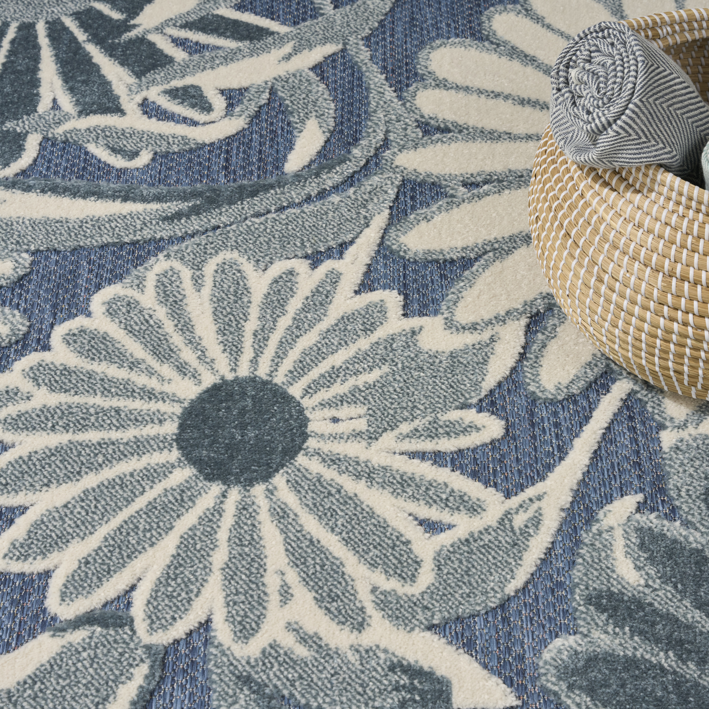 Nourison Aloha 5'3" x 7'5" Blue Outdoor Rug