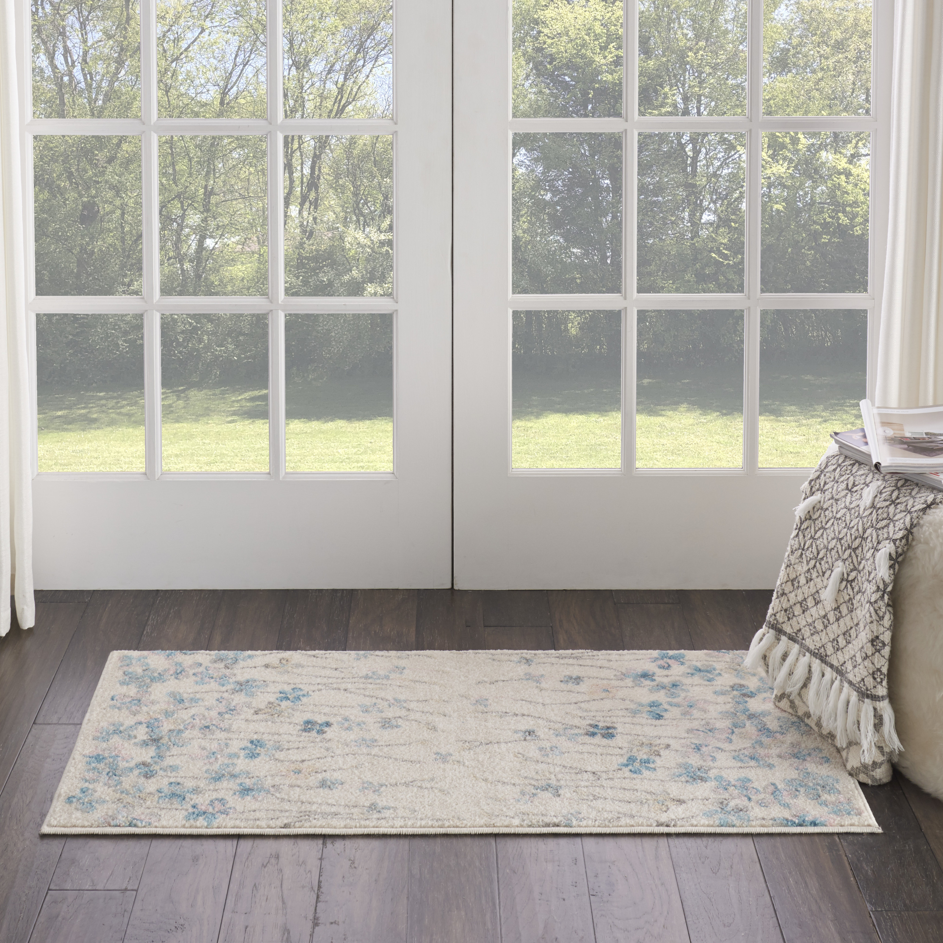 Nourison Tranquil 2' X 4' Ivory Contemporary Indoor Rug