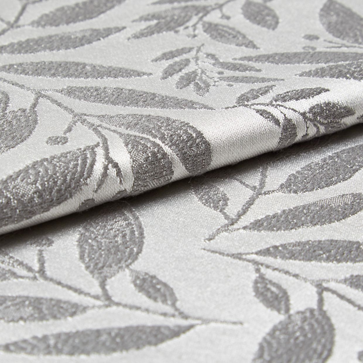 Folia Silver Curtain