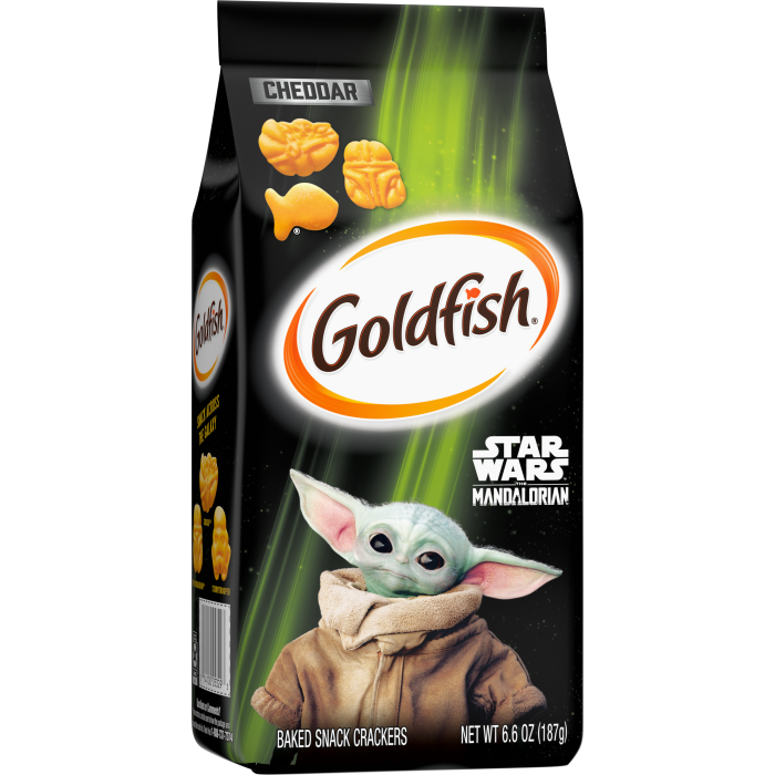 Goldfish® Star Wars The Mandalorian Cheddar Crackers, 6.6 oz, bag - Left Angle Image