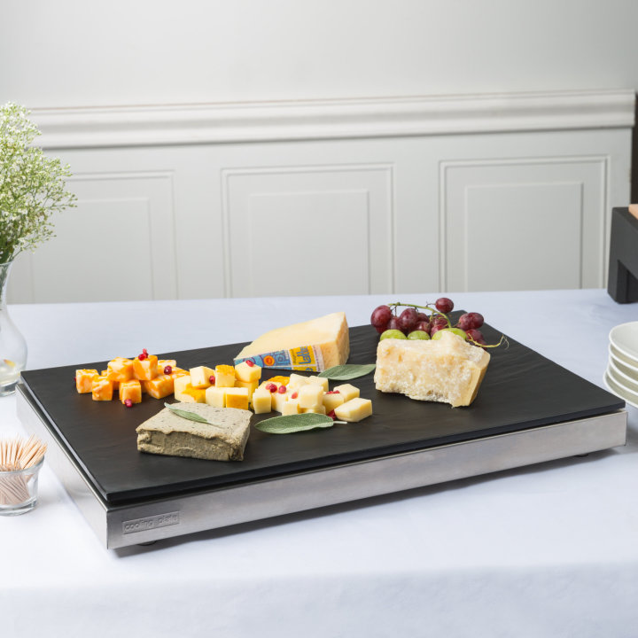 Full-size cubic display cooling plate