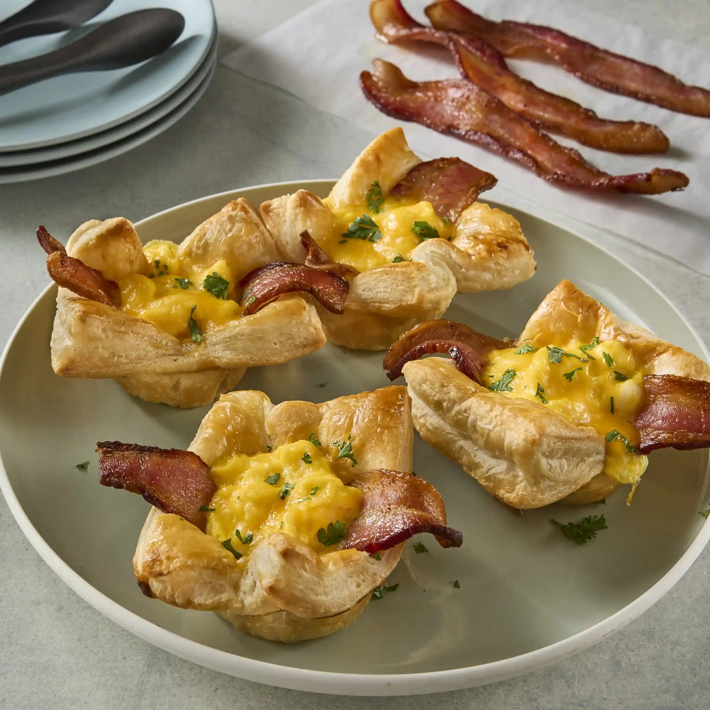Wright® Brand Naturally Hickory Smoked Thick Sliced Bacon, Bulk, 5 Slices/Inch_image_1