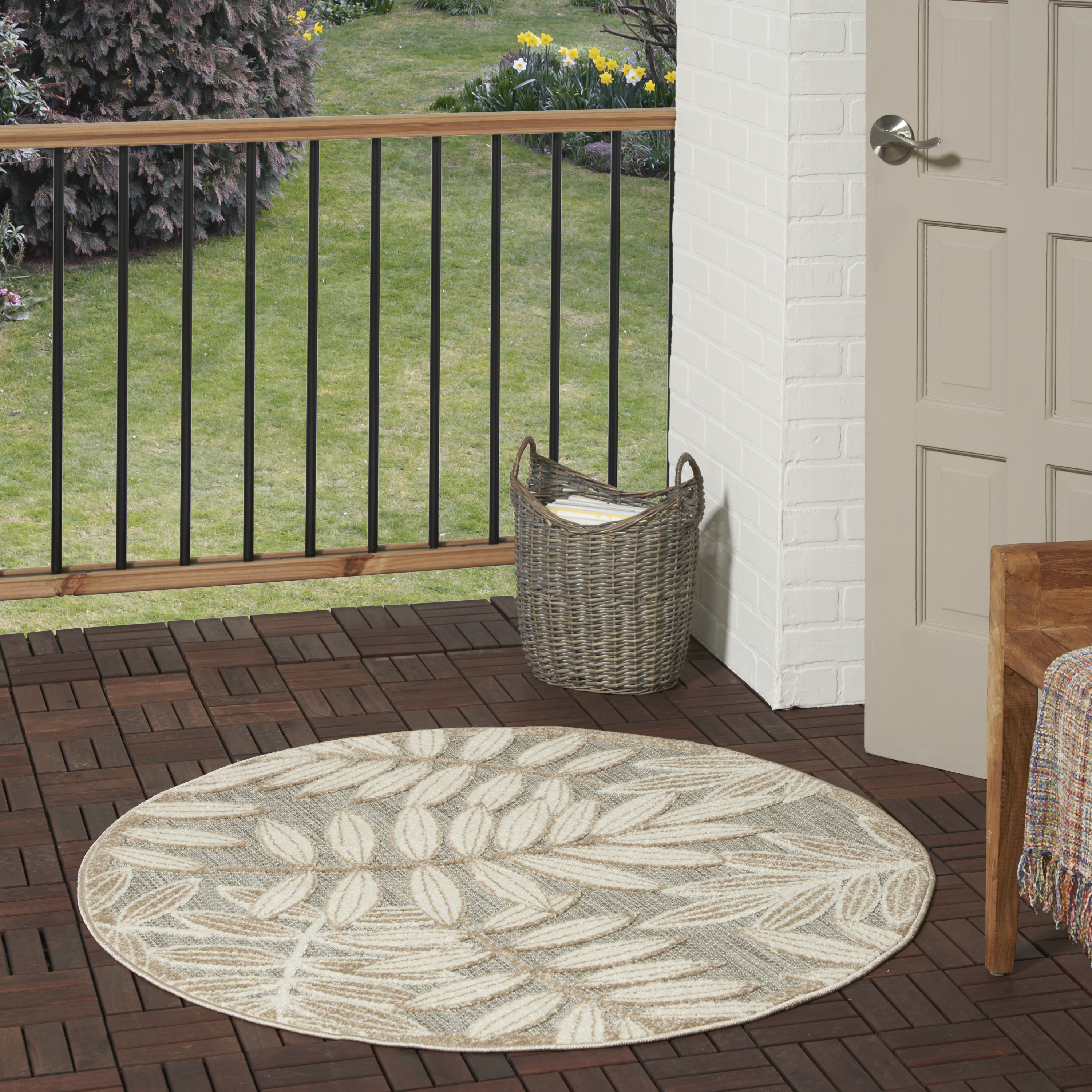 Nourison Aloha 5'3" x Round Natural Tropical Rug