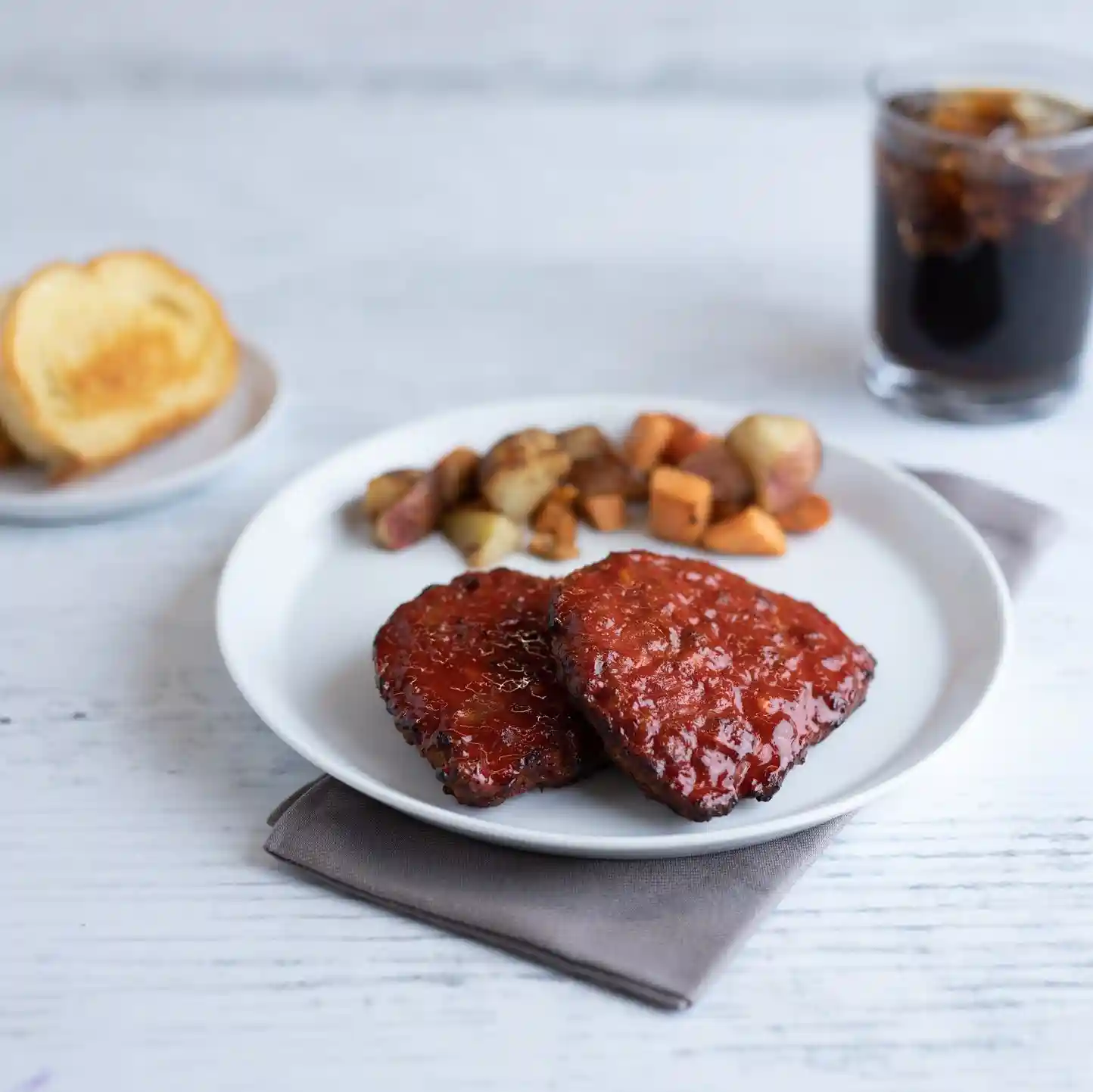 AdvancePierre™ Fully Cooked Beef Meatloaf Topped with Ketchup, 3.00 oz https://images.salsify.com/image/upload/s--qMBBLaGs--/q_25/hul6o18vj1dylarzj7vs.webp
