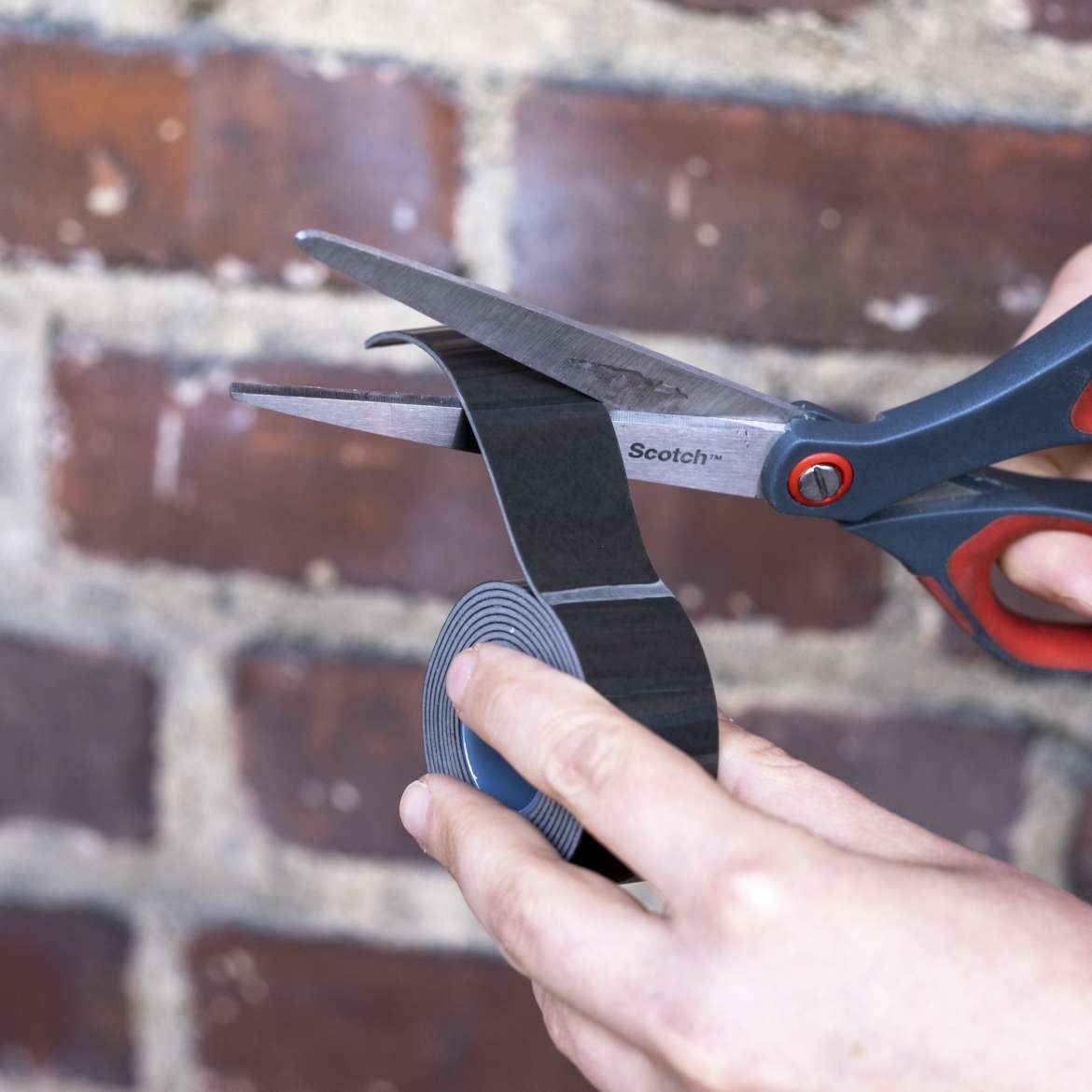 T-Rex<sup>®</sup> Extreme Hold Mounting Tape Additional Image 4