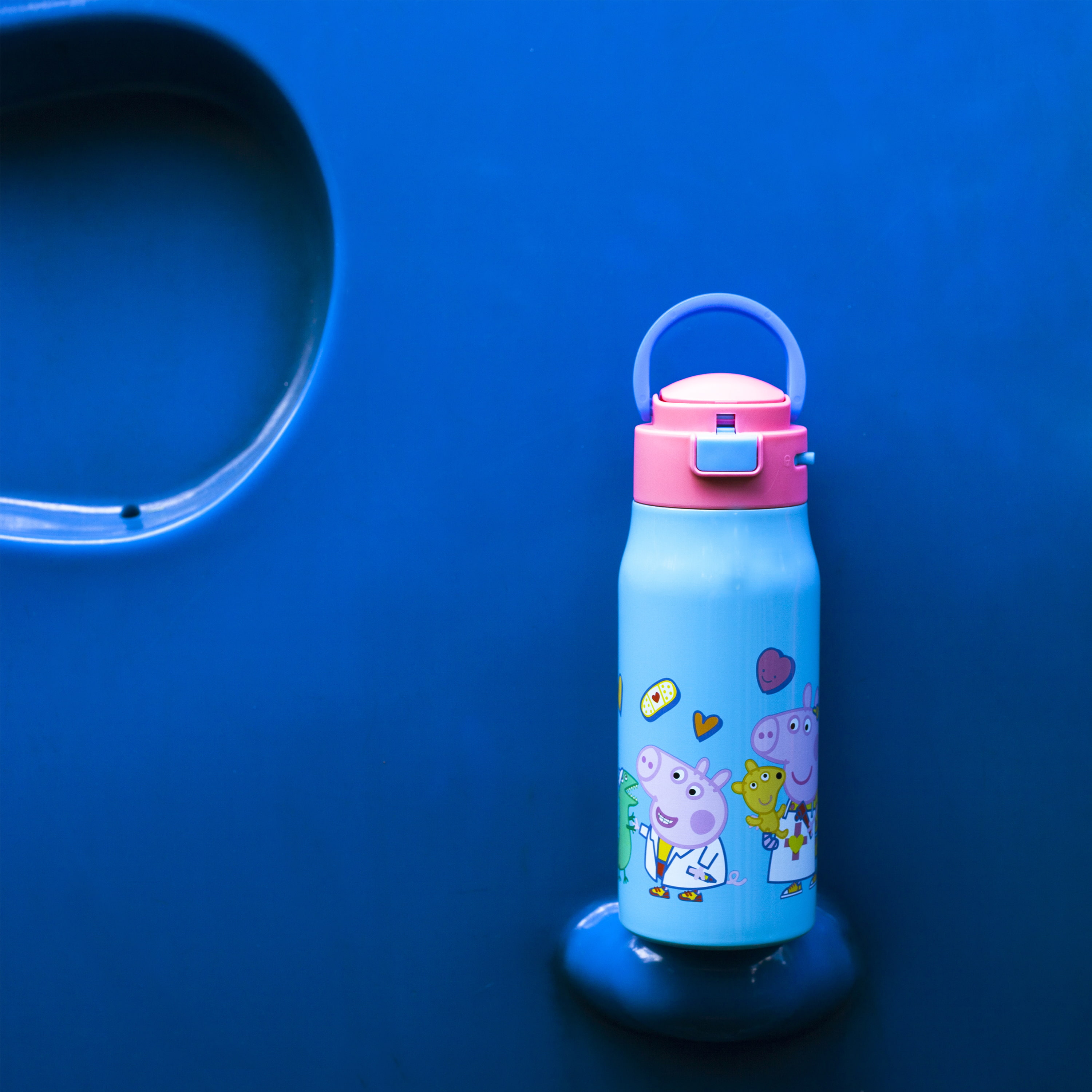 Peppa Pig 13.5 ounce Mesa Double Wall Insulated Stainless Steel Water Bottle, Peppa and Friends slideshow image 5