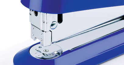 The Dual Staple Guide provides even pressure for smooth, uniform stapling.
