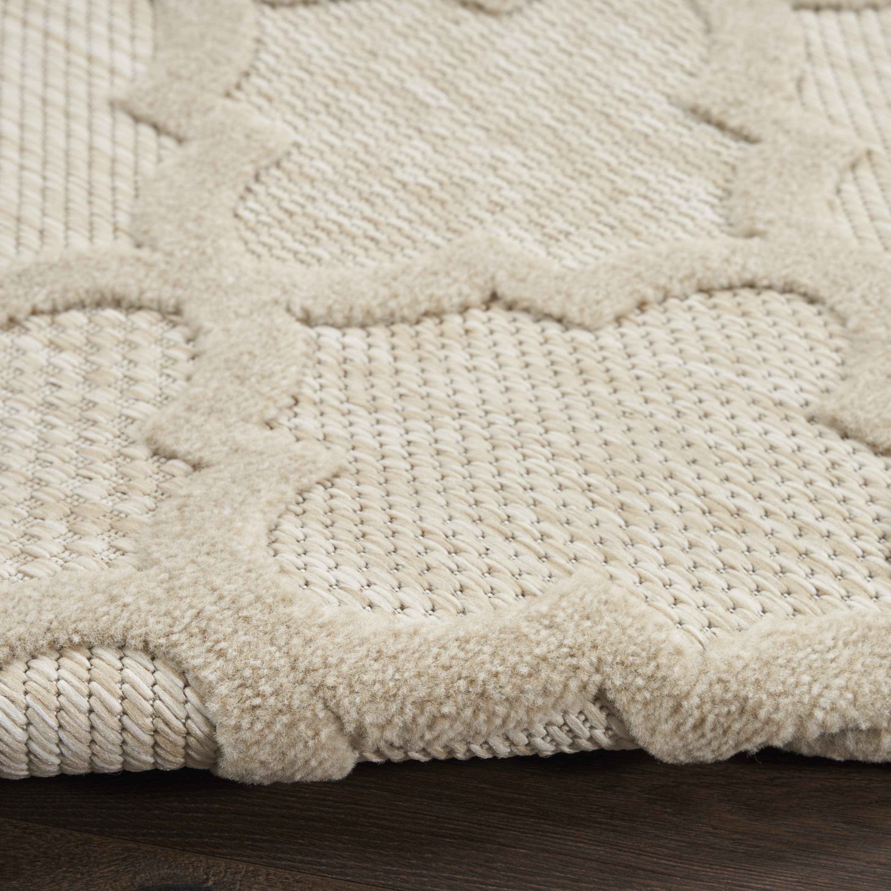 Nourison Easy Care 6' x Round Cream Modern Rug