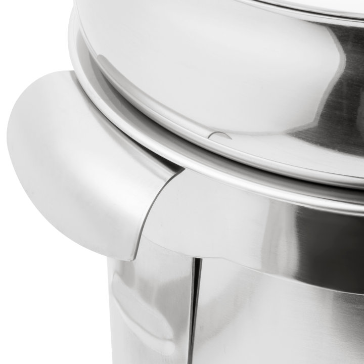 7.4-quart Maximillian Steel™ marmite