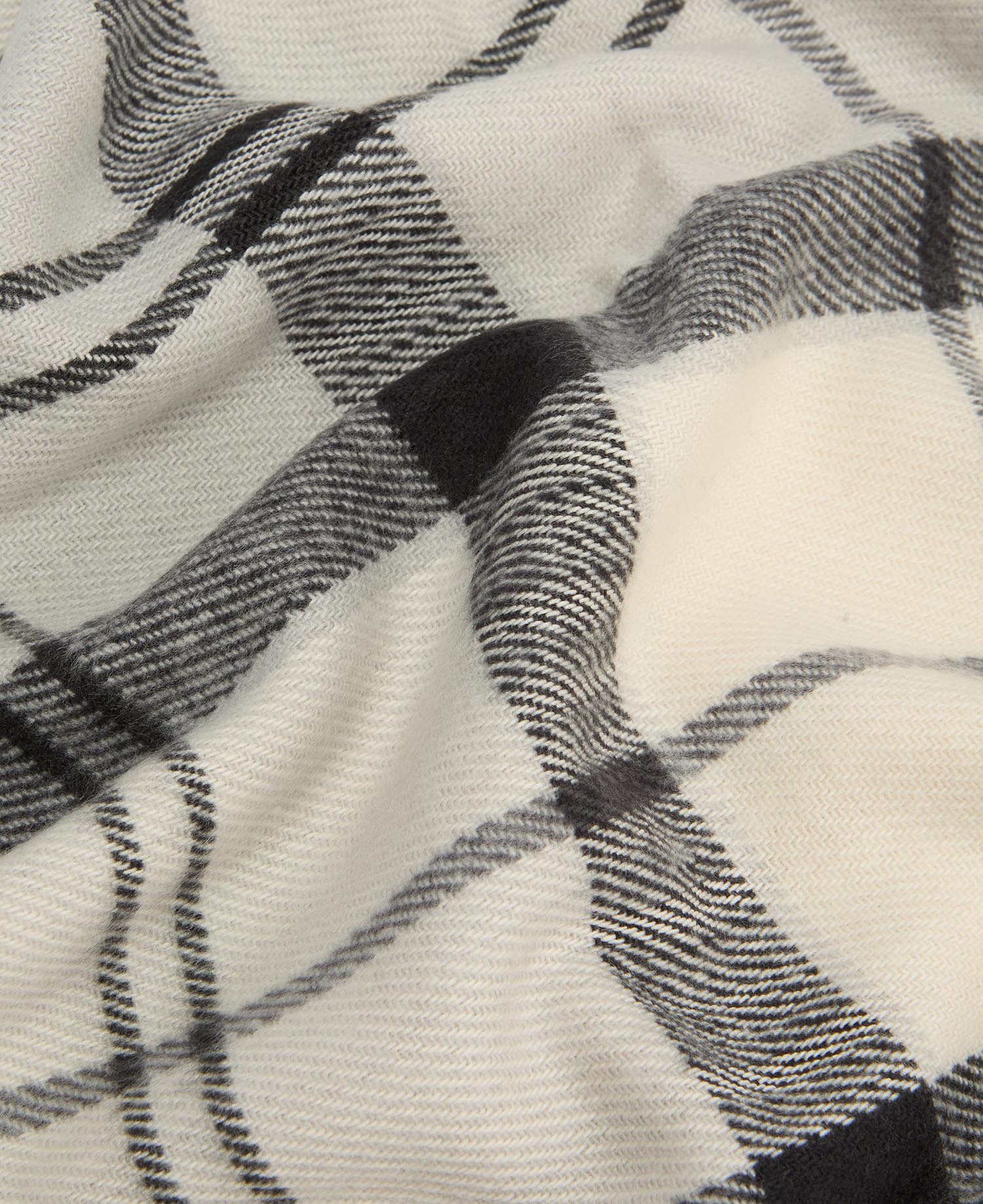 Dover Beanie & Hailes Scarf Gift Set image number 9