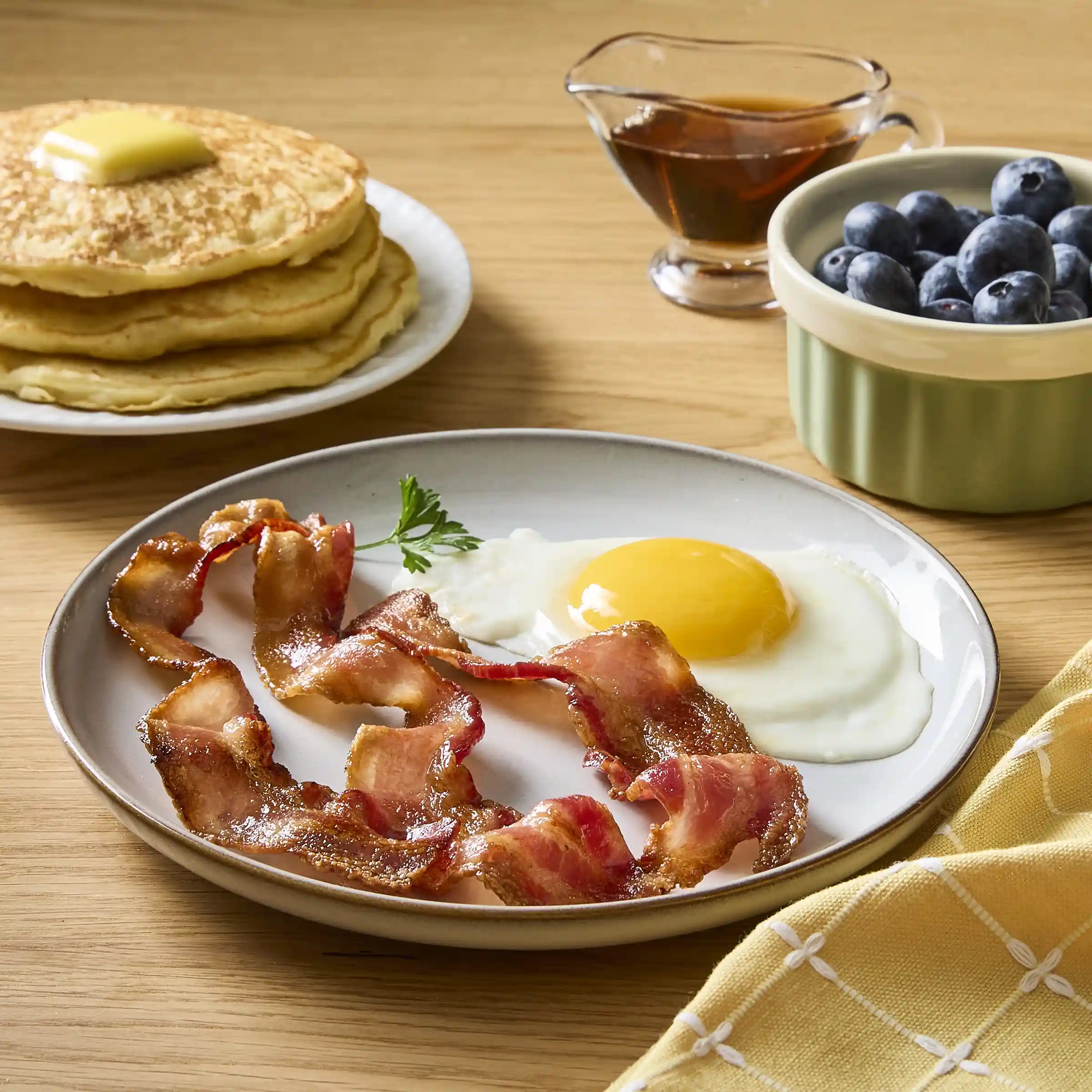Wright® Brand Natural Applewood Smoked Thick Sliced Flat-Pack® Bacon https://images.salsify.com/image/upload/s--apMGZIfP--/q_25/ffjqniowtlmngg3obsdo.webp