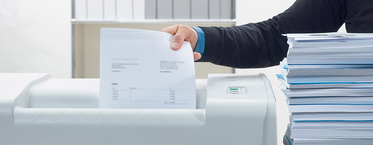 Dahle High Capacity models offer the ability to continuously shred large volumes of documents.