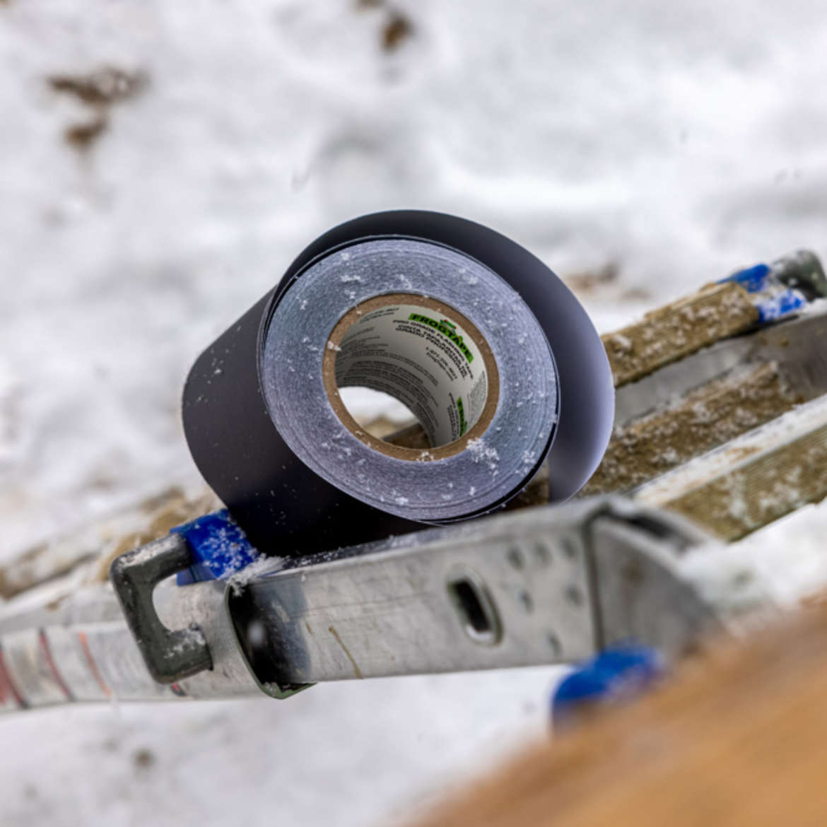 FrogTape™ Pro Grade Flashing and Waterproofing Tape Application Image 5