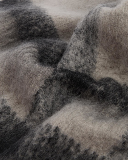Isla Tartan Boucle Scarf