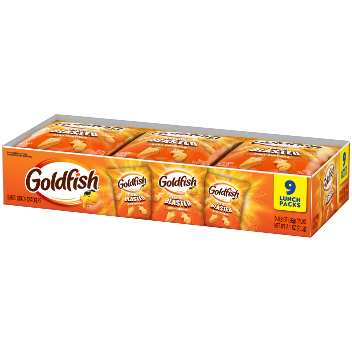 Goldfish® Xtra Cheddar, 9 count box, 0.9 oz, bag - Right Angle Image